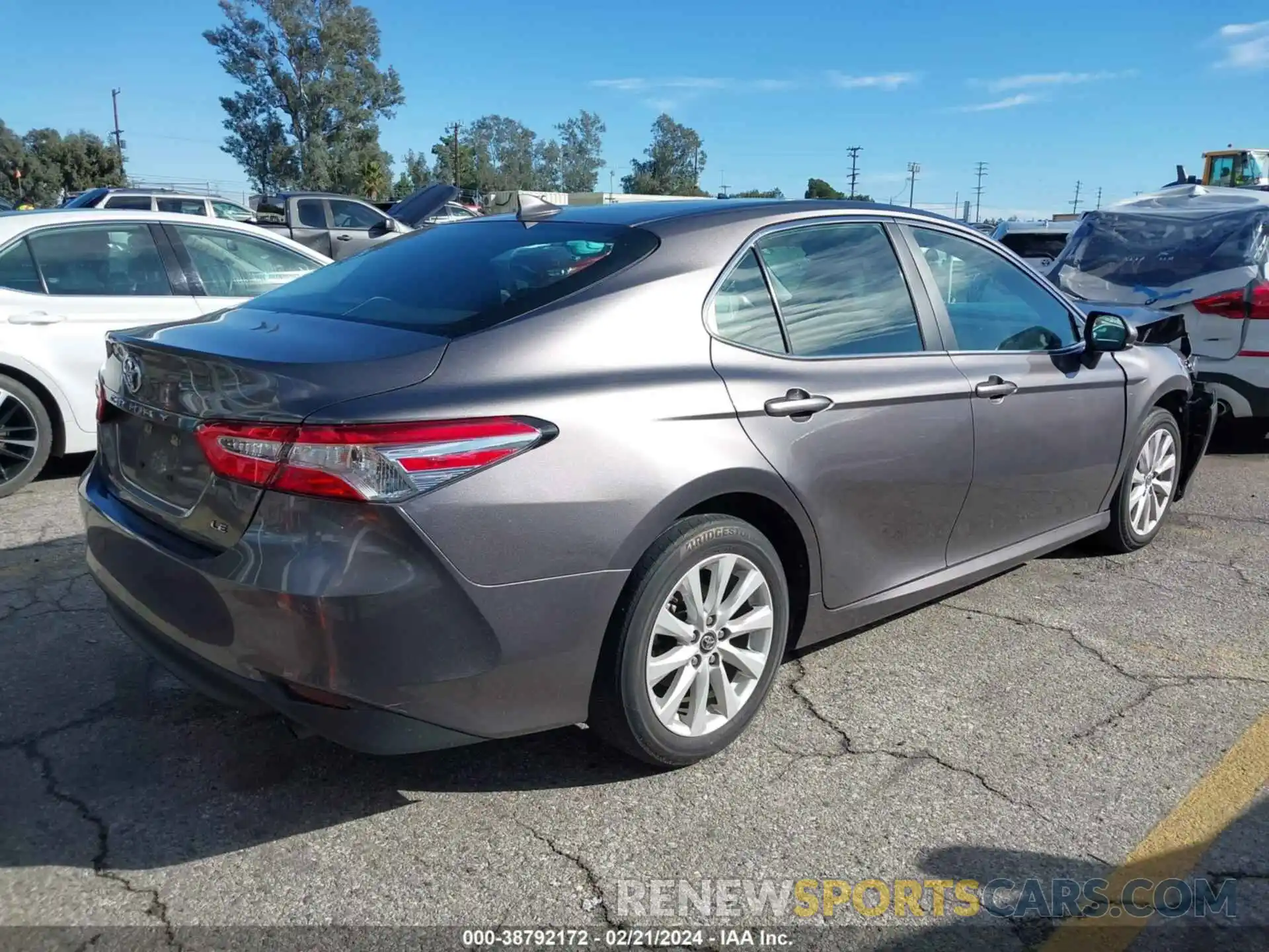 4 Photograph of a damaged car 4T1B11HK3KU848172 TOYOTA CAMRY 2019