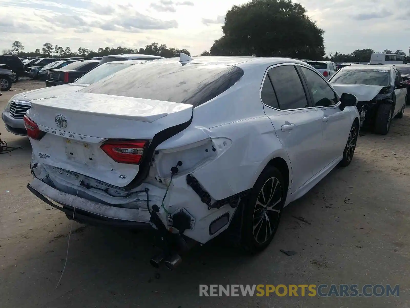 4 Photograph of a damaged car 4T1B11HK3KU849144 TOYOTA CAMRY 2019