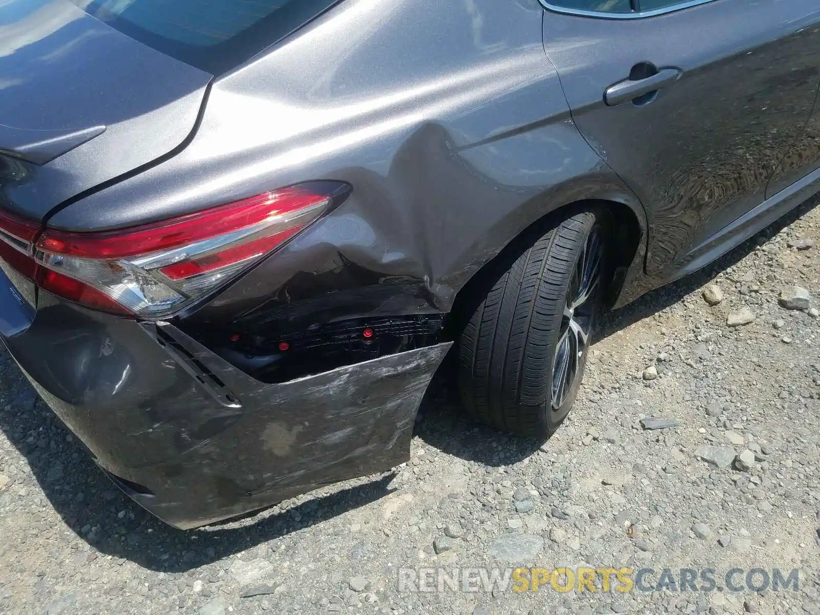 9 Photograph of a damaged car 4T1B11HK3KU851802 TOYOTA CAMRY 2019