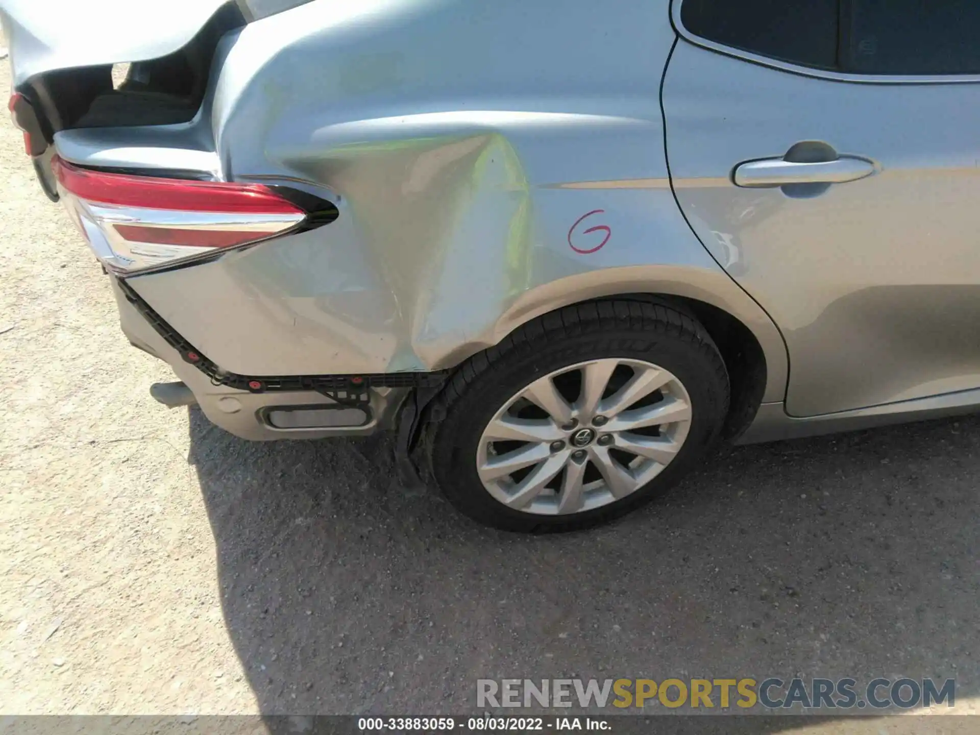 15 Photograph of a damaged car 4T1B11HK3KU853050 TOYOTA CAMRY 2019