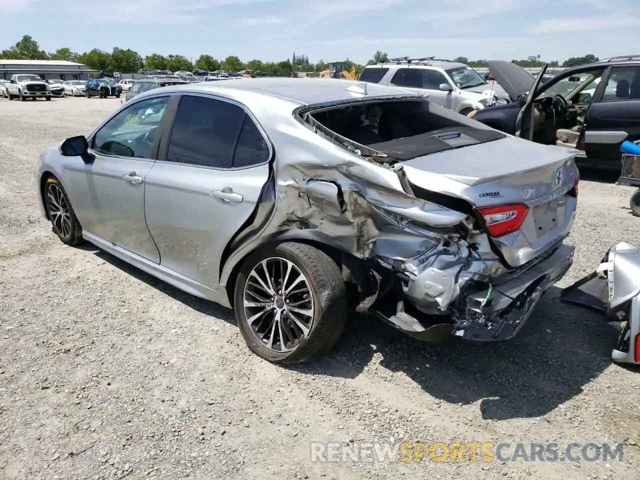 3 Фотография поврежденного автомобиля 4T1B11HK3KU853971 TOYOTA CAMRY 2019