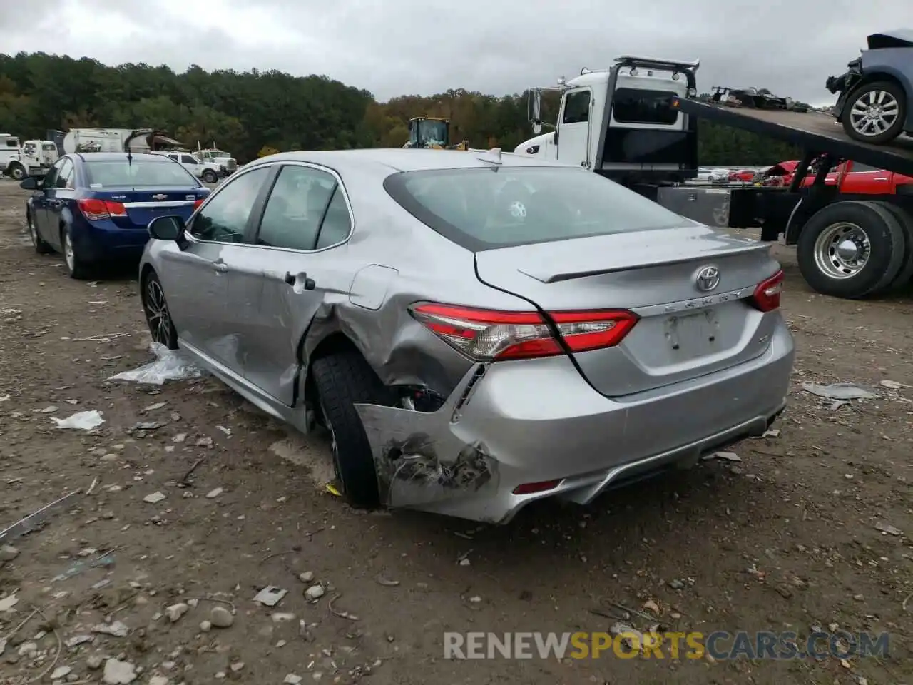 3 Photograph of a damaged car 4T1B11HK4JU065912 TOYOTA CAMRY 2019