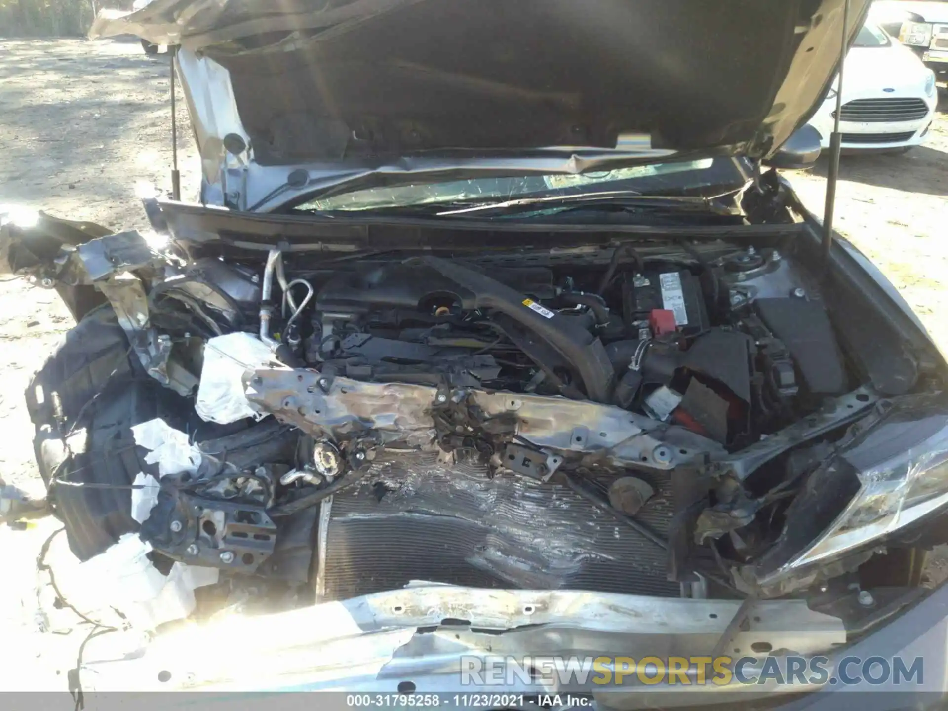 10 Photograph of a damaged car 4T1B11HK4KU162318 TOYOTA CAMRY 2019