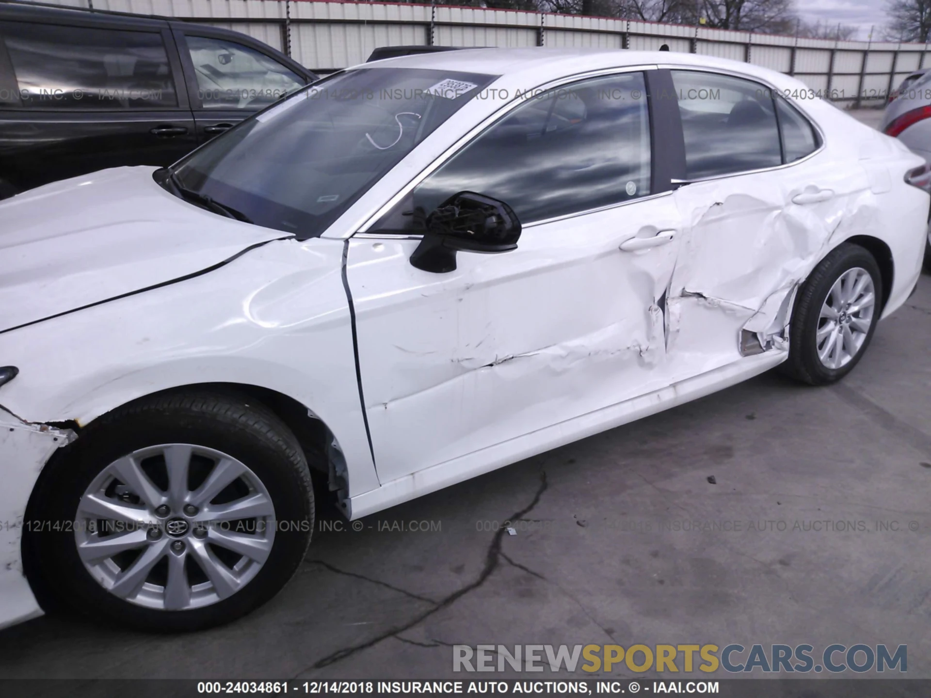 6 Photograph of a damaged car 4T1B11HK4KU164442 Toyota Camry 2019