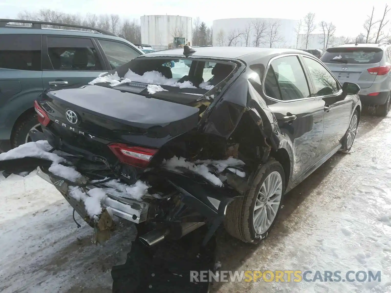 4 Фотография поврежденного автомобиля 4T1B11HK4KU165574 TOYOTA CAMRY 2019