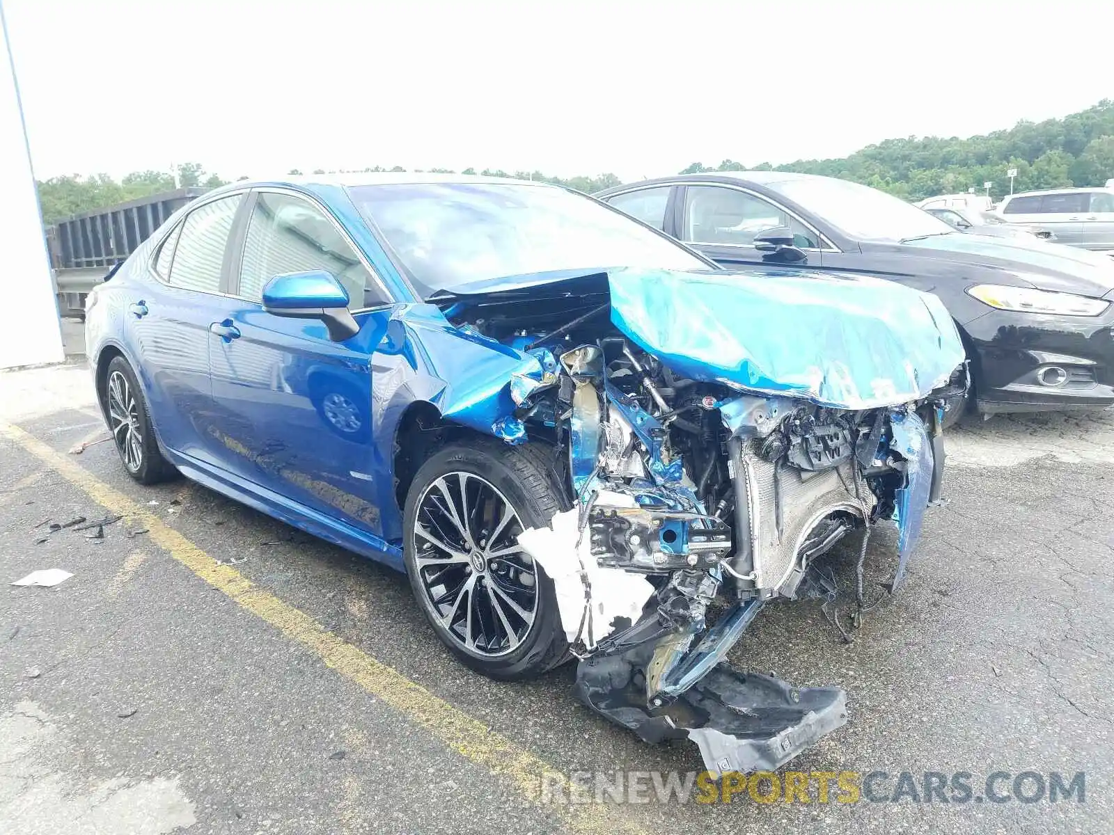 1 Photograph of a damaged car 4T1B11HK4KU168393 TOYOTA CAMRY 2019