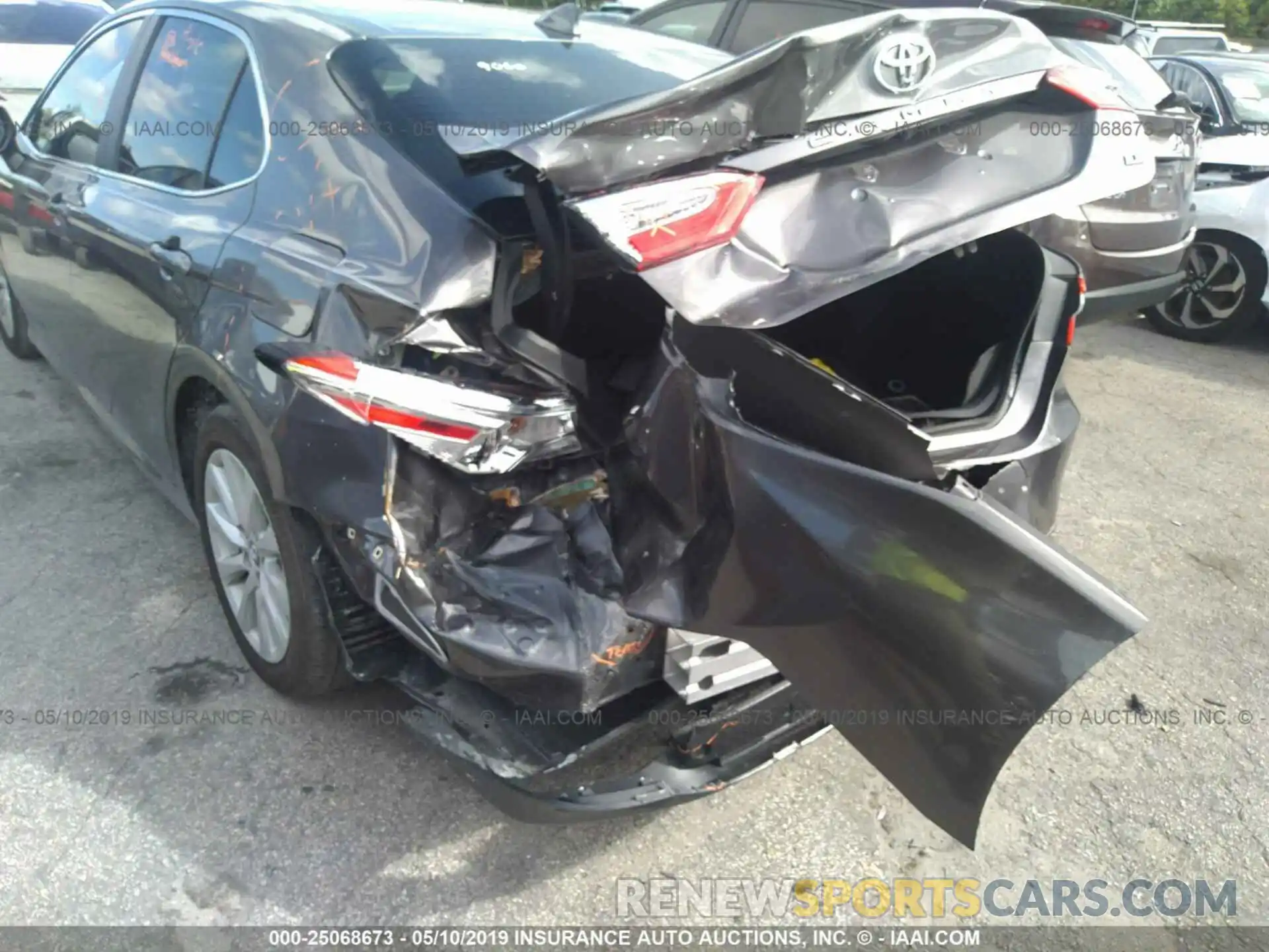 6 Photograph of a damaged car 4T1B11HK4KU169060 TOYOTA CAMRY 2019