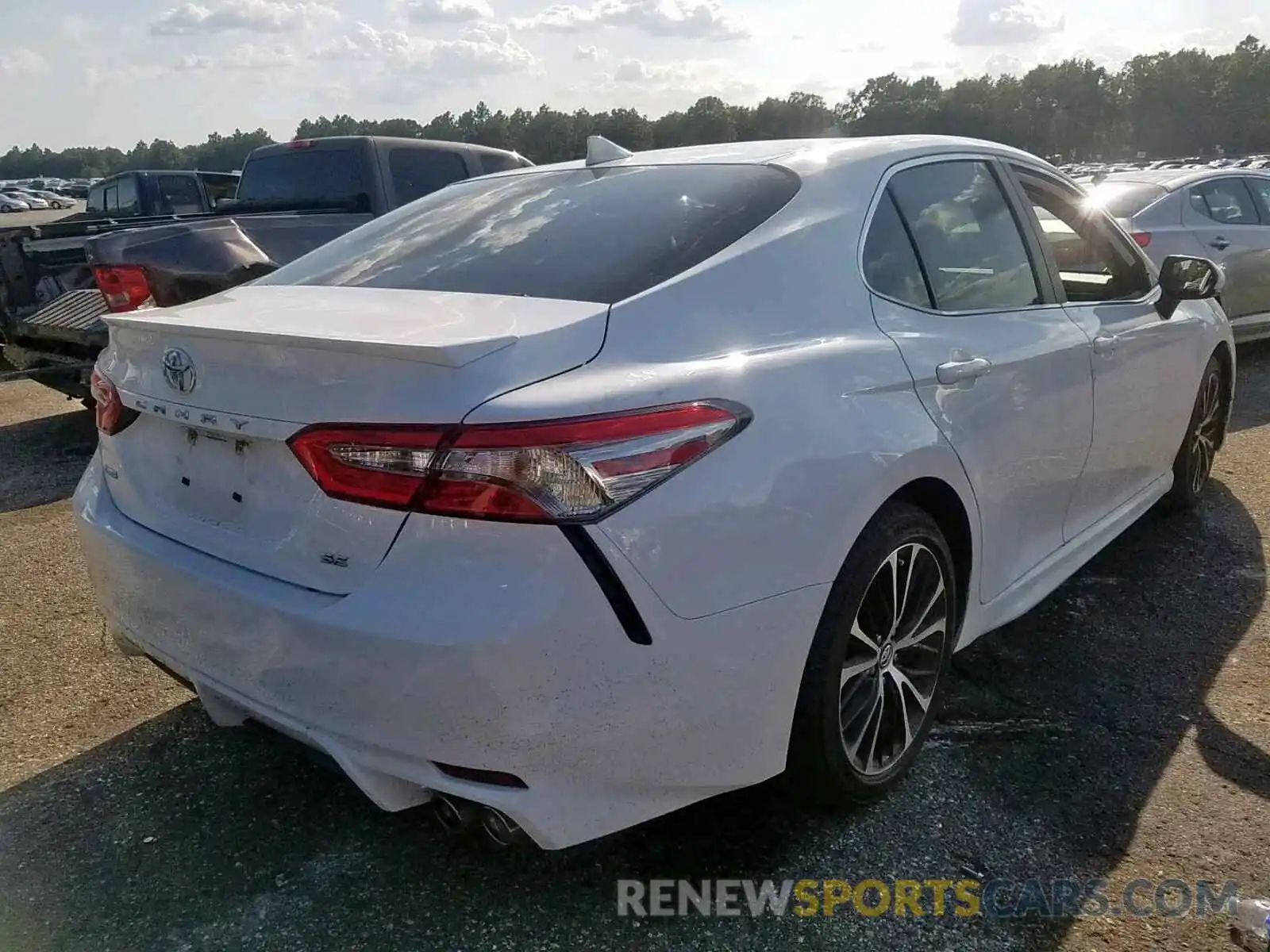 4 Photograph of a damaged car 4T1B11HK4KU169253 TOYOTA CAMRY 2019