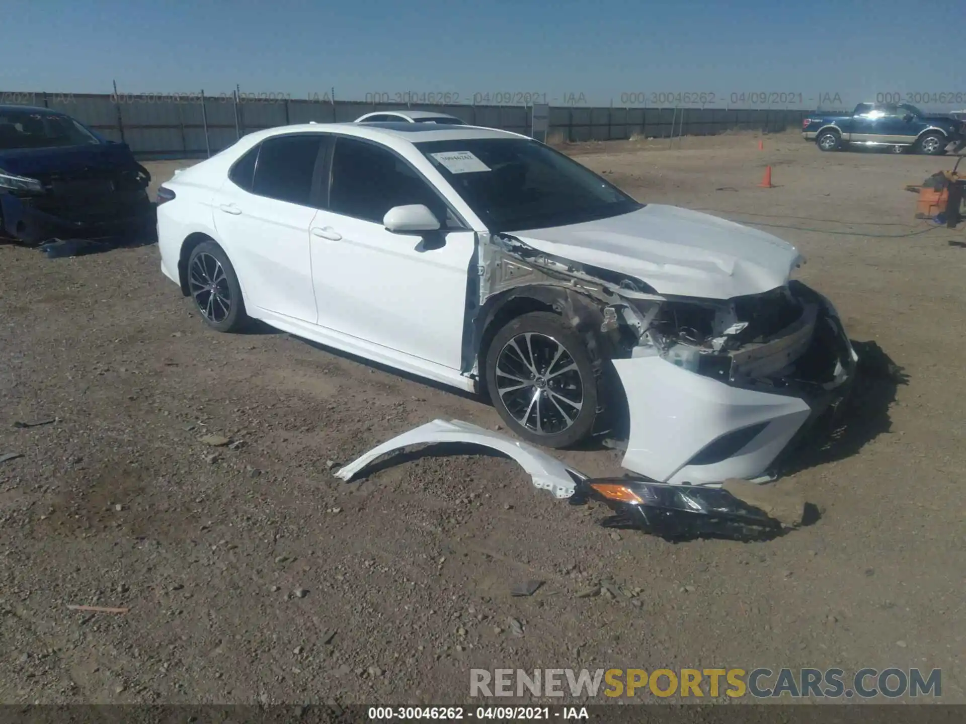 1 Photograph of a damaged car 4T1B11HK4KU170662 TOYOTA CAMRY 2019