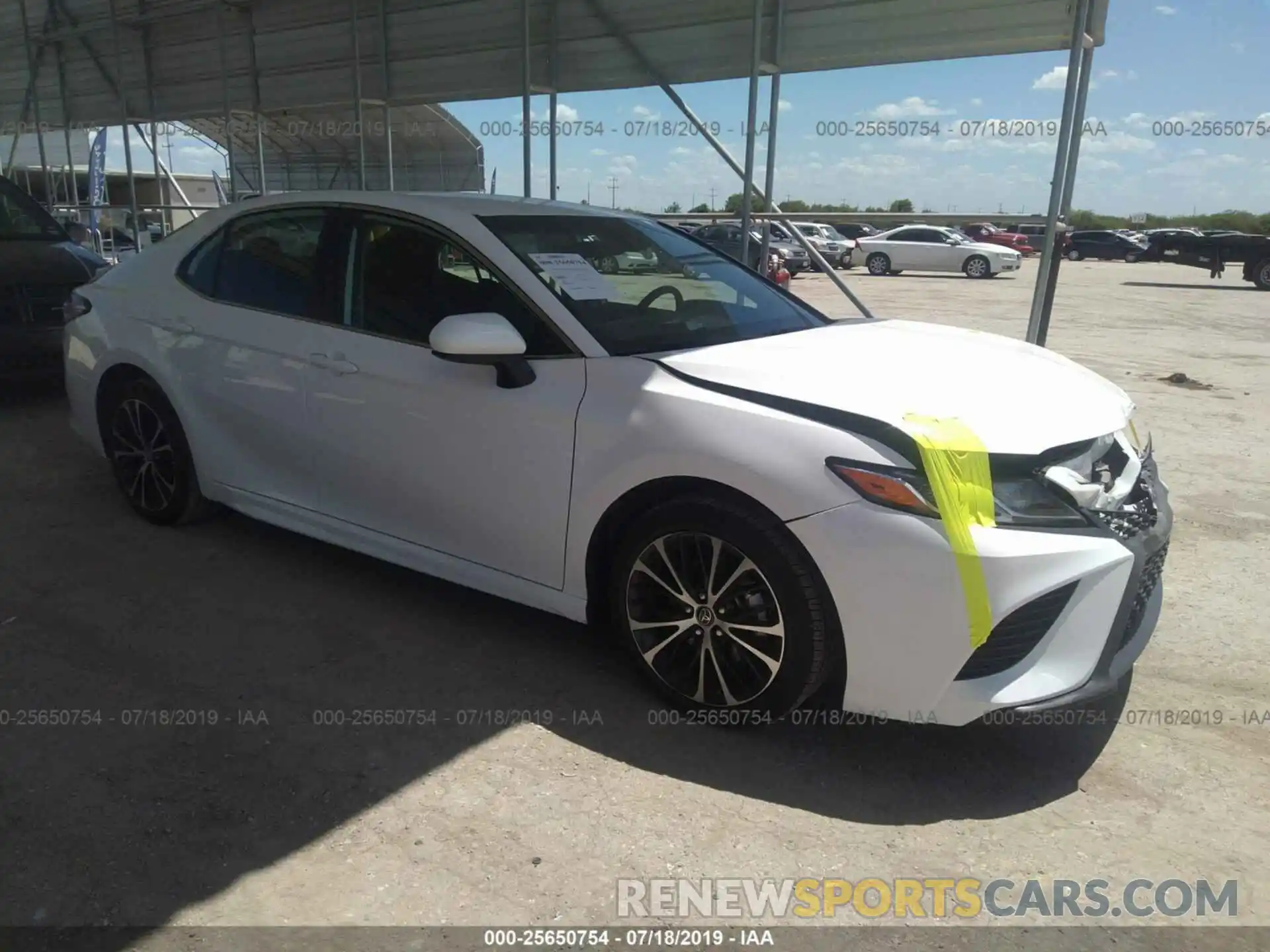 1 Photograph of a damaged car 4T1B11HK4KU171942 TOYOTA CAMRY 2019