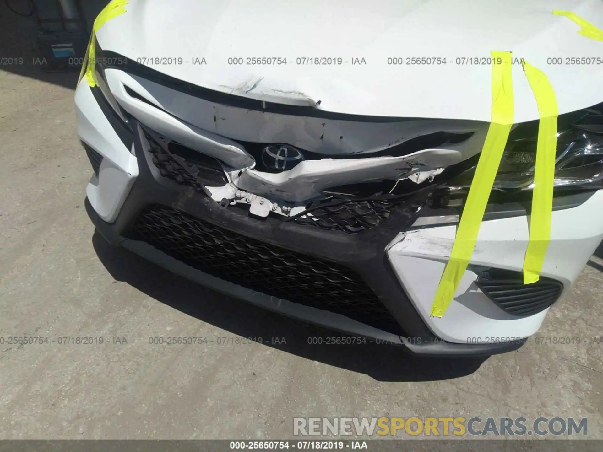 6 Photograph of a damaged car 4T1B11HK4KU171942 TOYOTA CAMRY 2019