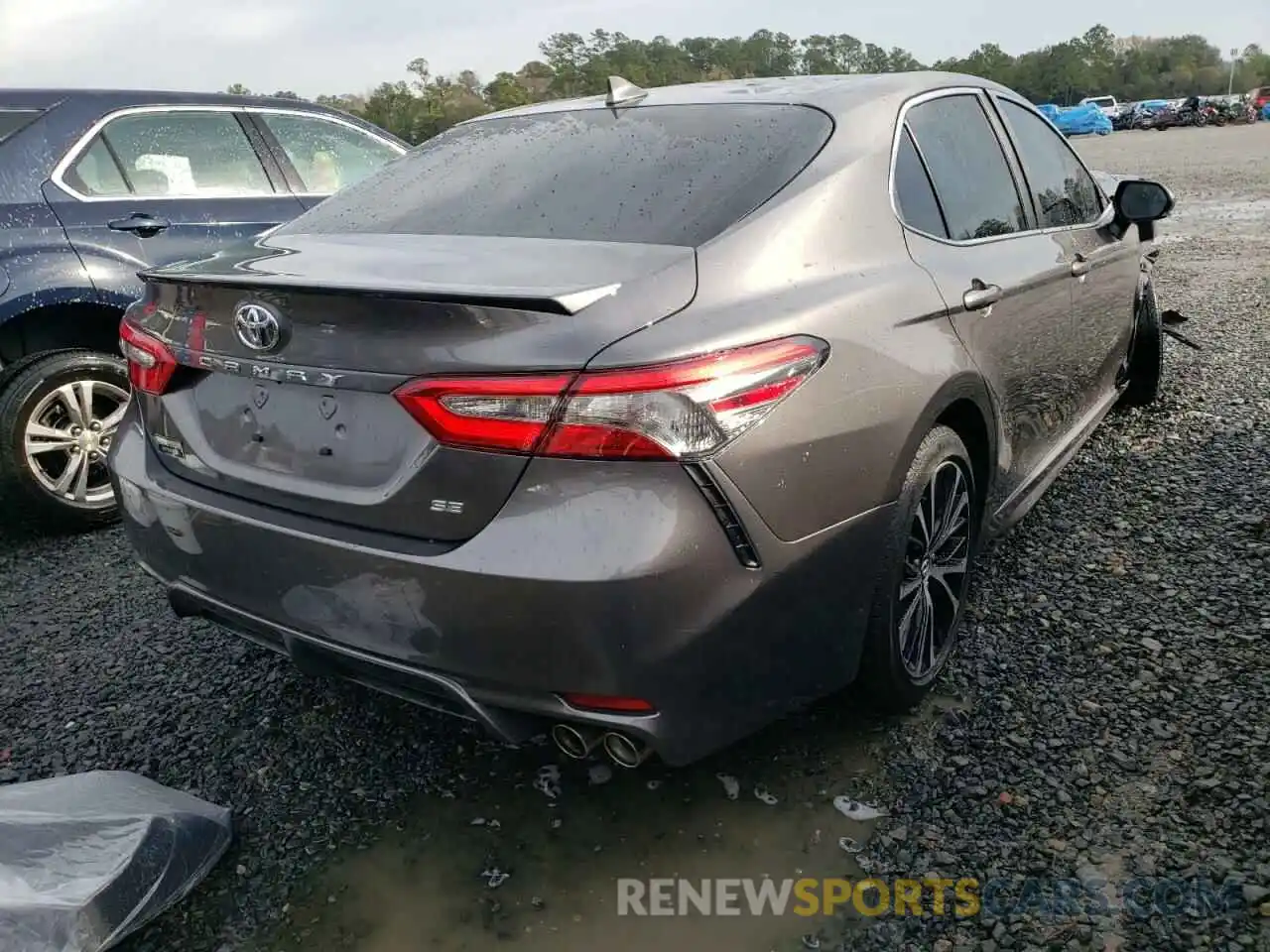 4 Photograph of a damaged car 4T1B11HK4KU177711 TOYOTA CAMRY 2019