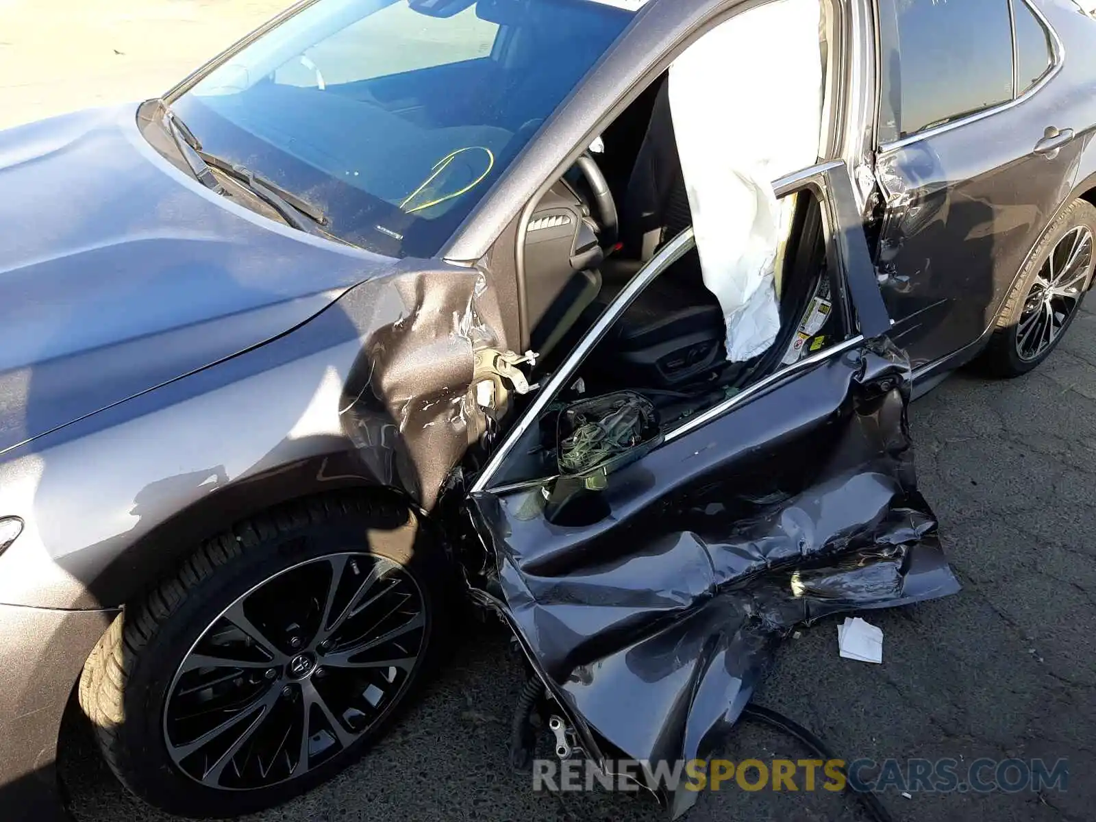 9 Photograph of a damaged car 4T1B11HK4KU177983 TOYOTA CAMRY 2019