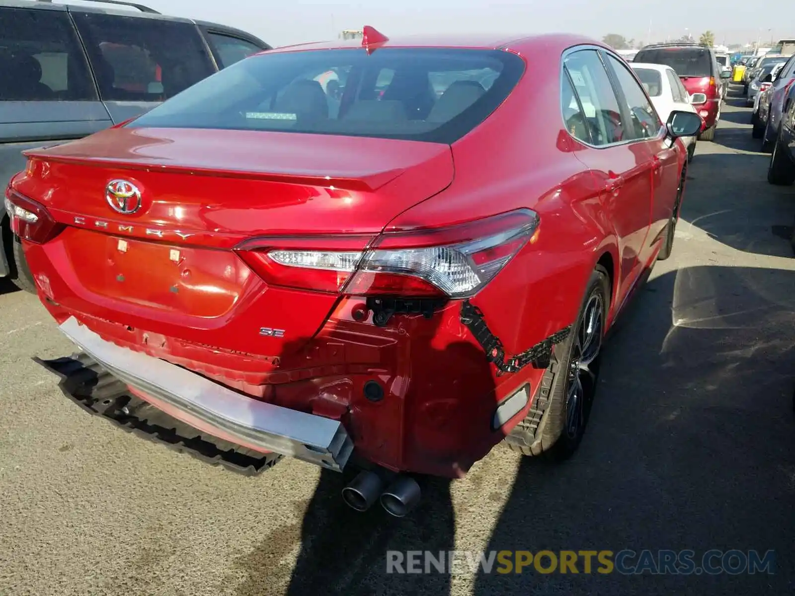 4 Photograph of a damaged car 4T1B11HK4KU181497 TOYOTA CAMRY 2019