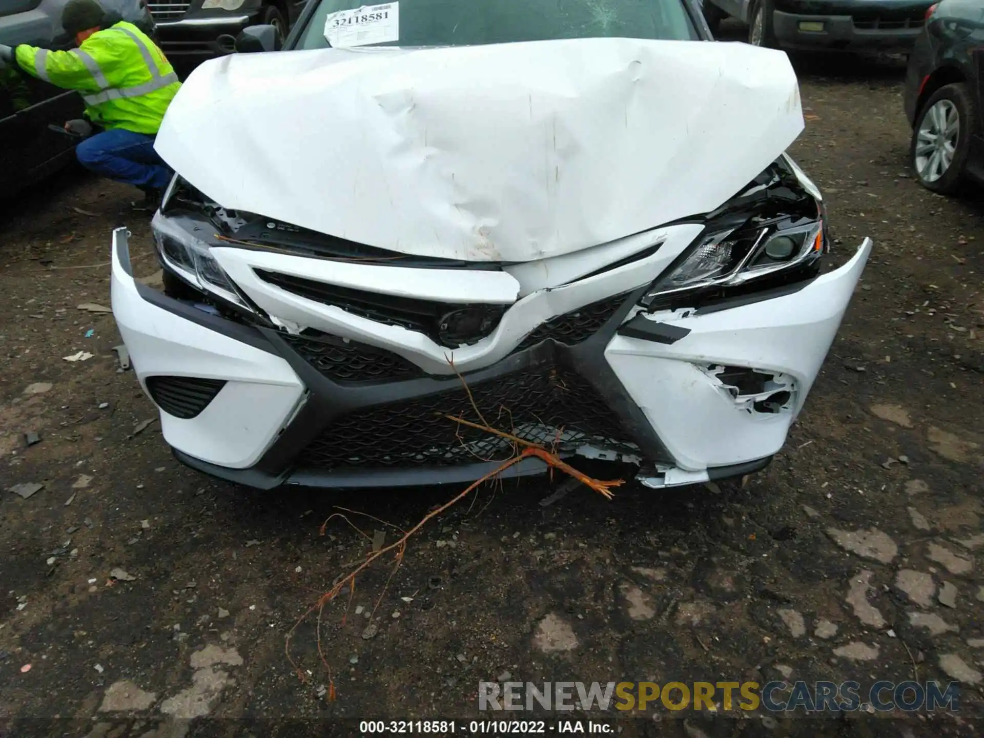 4 Photograph of a damaged car 4T1B11HK4KU183170 TOYOTA CAMRY 2019