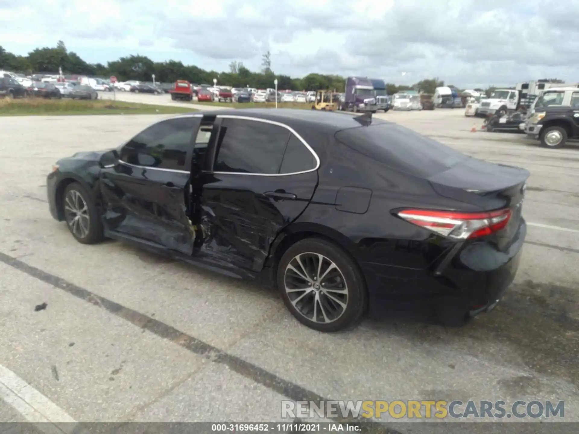 3 Photograph of a damaged car 4T1B11HK4KU185503 TOYOTA CAMRY 2019