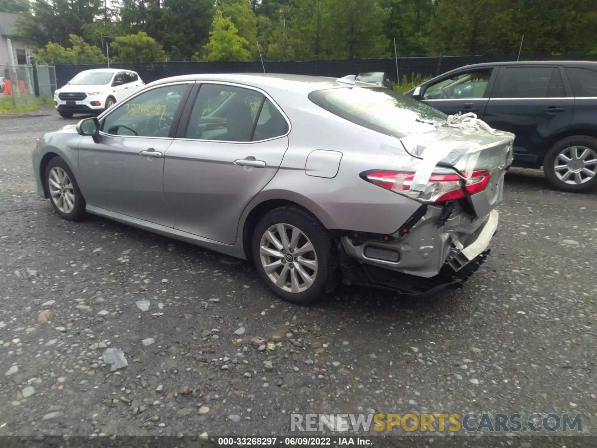 3 Photograph of a damaged car 4T1B11HK4KU186358 TOYOTA CAMRY 2019