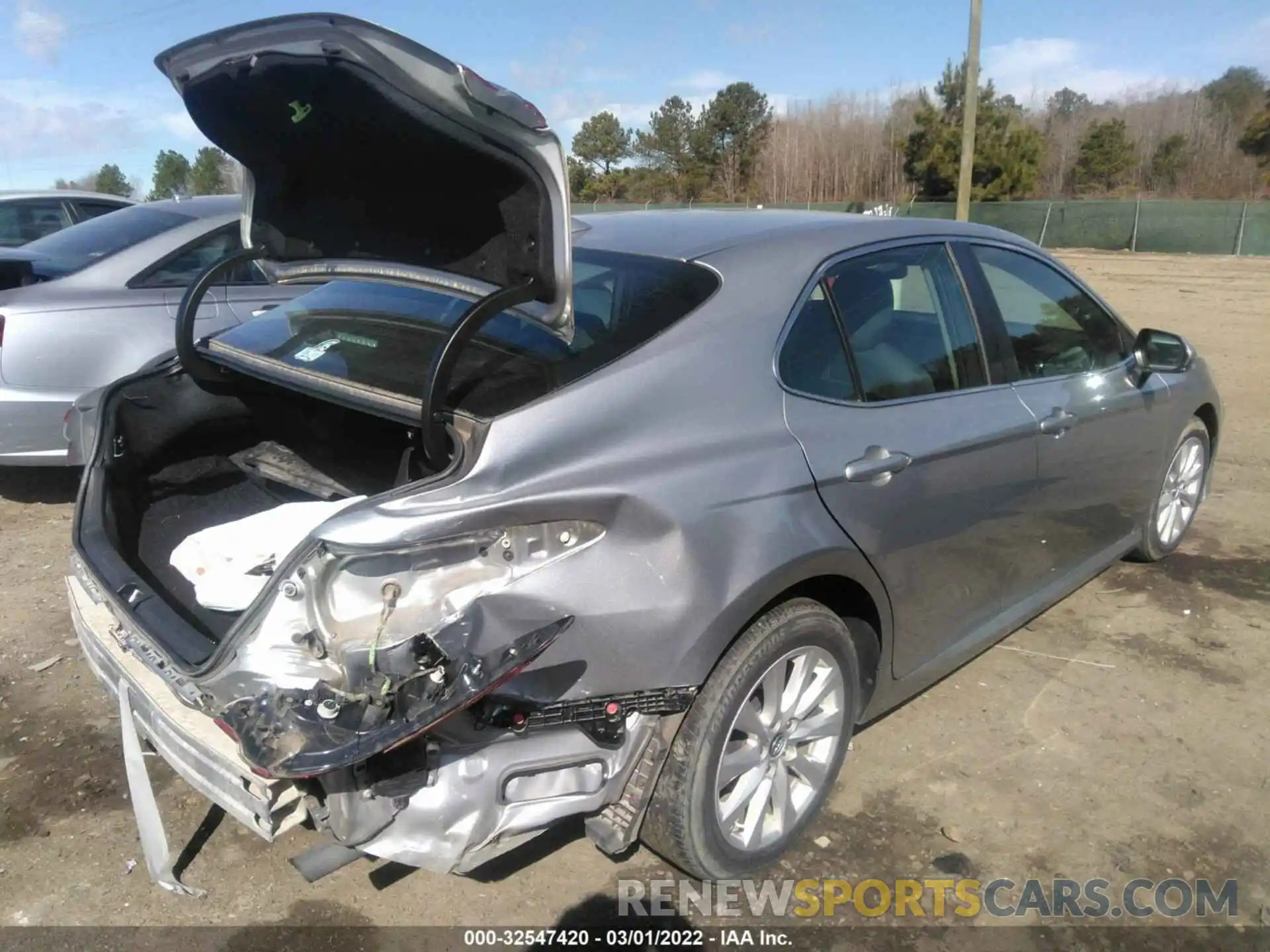 4 Photograph of a damaged car 4T1B11HK4KU191852 TOYOTA CAMRY 2019