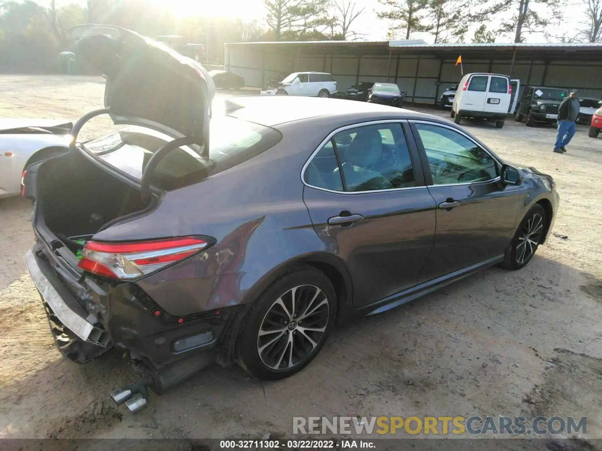 4 Photograph of a damaged car 4T1B11HK4KU194380 TOYOTA CAMRY 2019