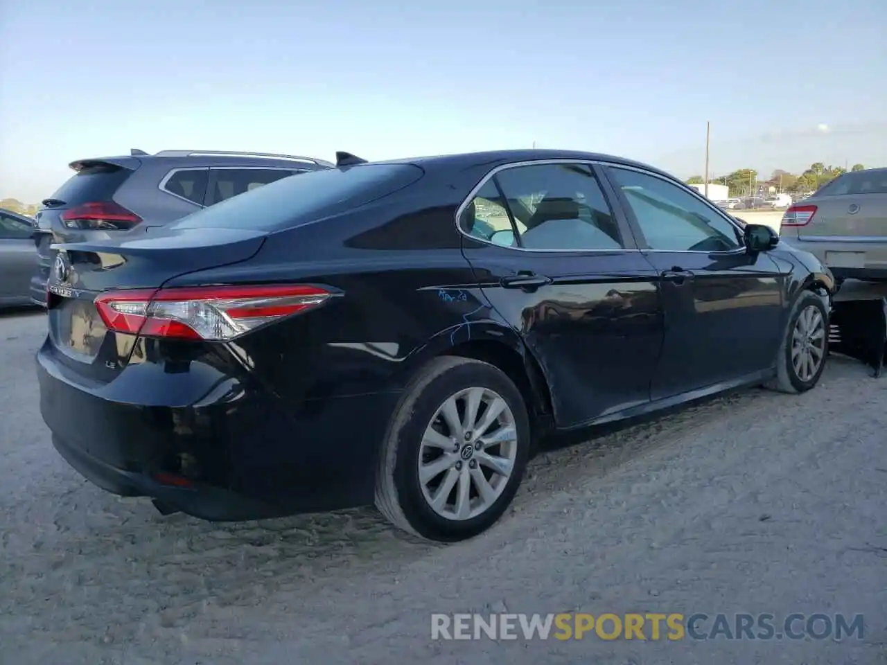 4 Photograph of a damaged car 4T1B11HK4KU194444 TOYOTA CAMRY 2019