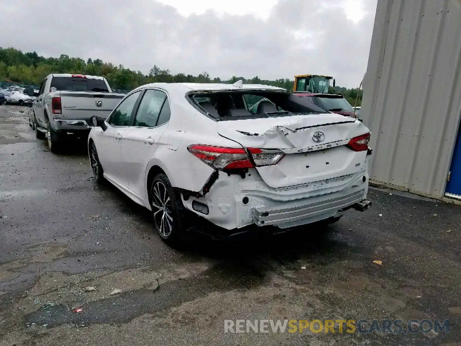 3 Photograph of a damaged car 4T1B11HK4KU195979 TOYOTA CAMRY 2019