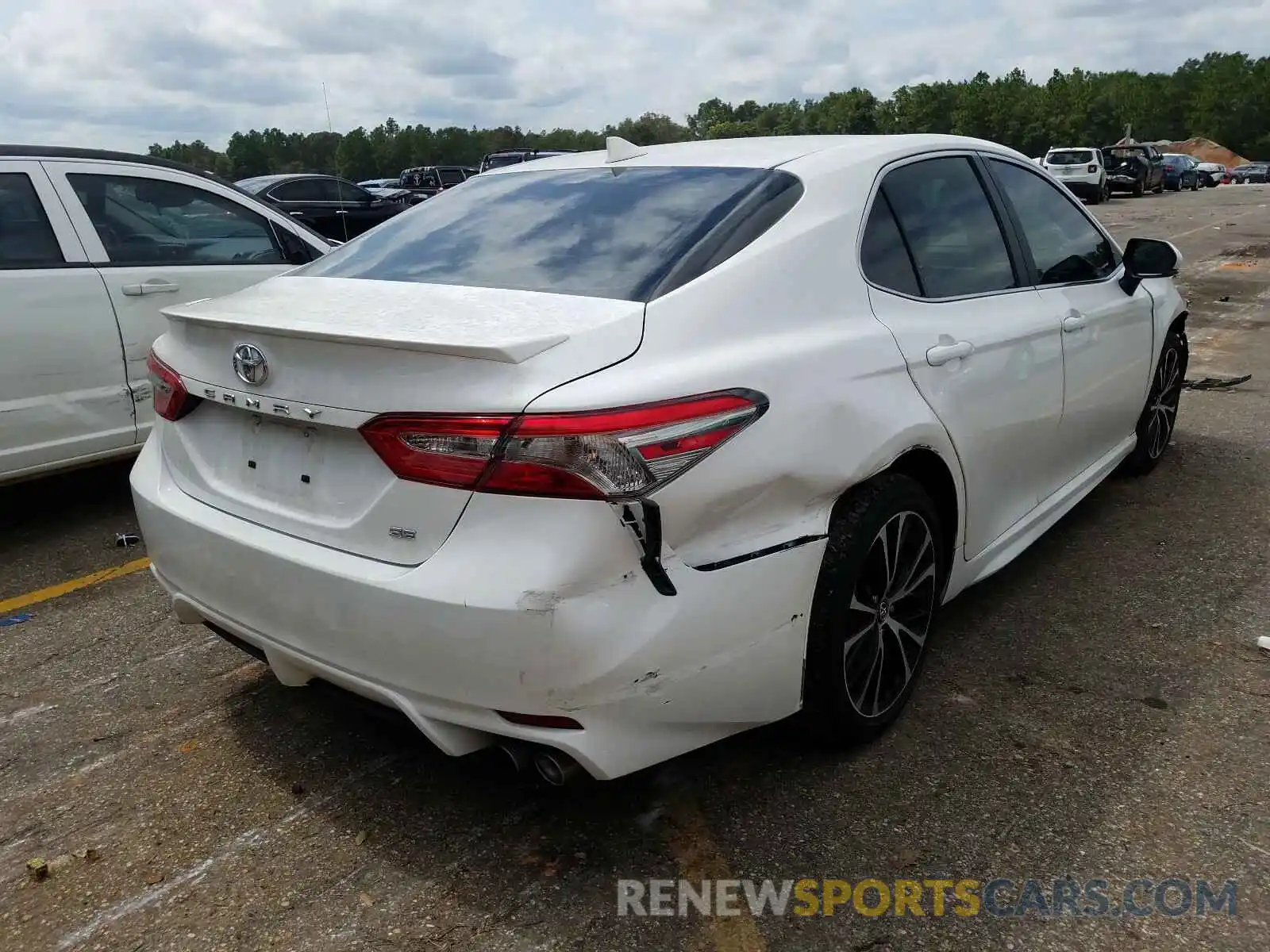 4 Photograph of a damaged car 4T1B11HK4KU197103 TOYOTA CAMRY 2019