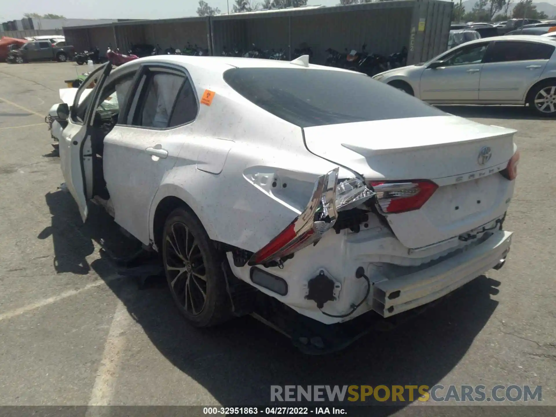 3 Photograph of a damaged car 4T1B11HK4KU197425 TOYOTA CAMRY 2019