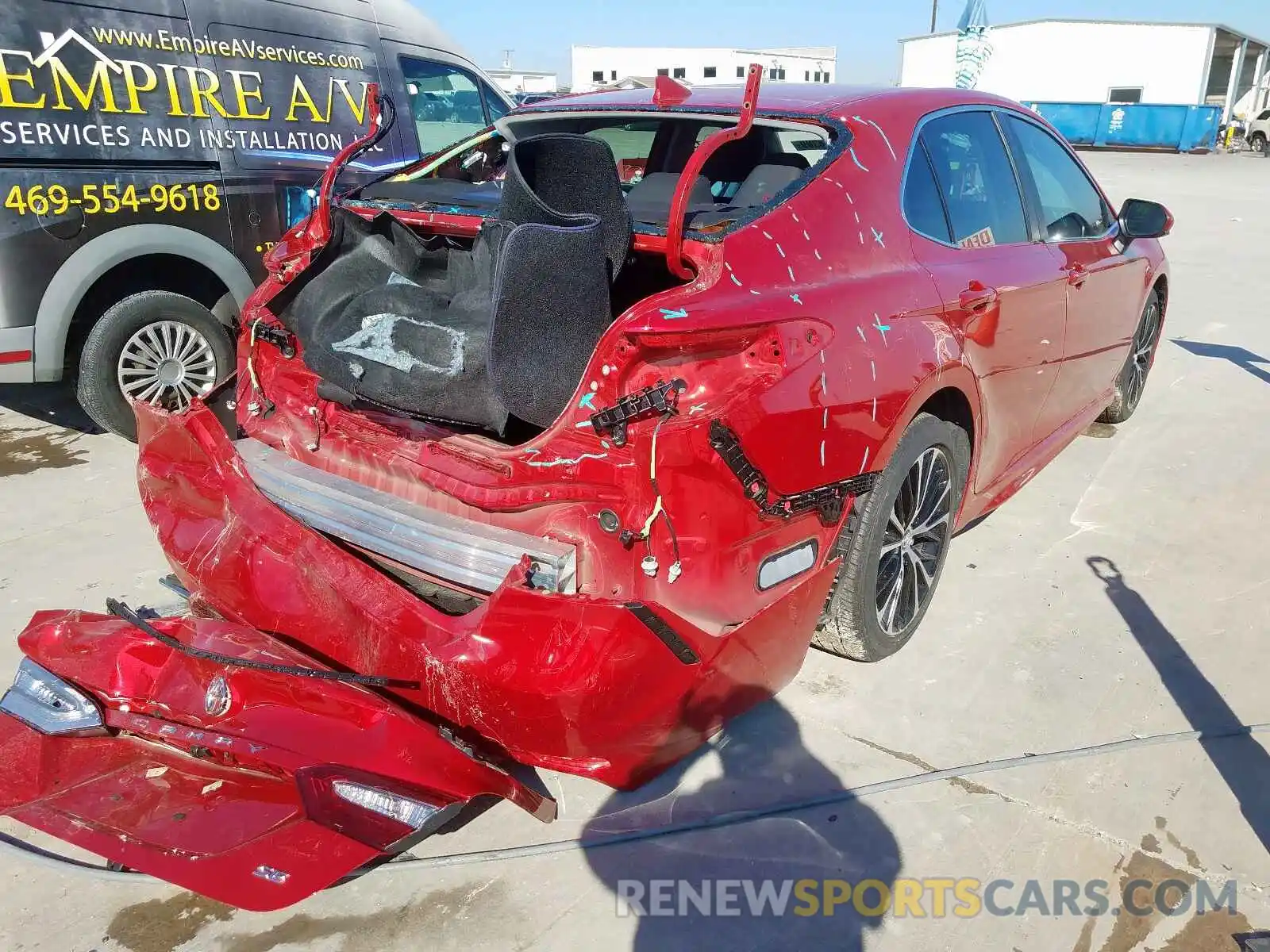 4 Фотография поврежденного автомобиля 4T1B11HK4KU201263 TOYOTA CAMRY 2019