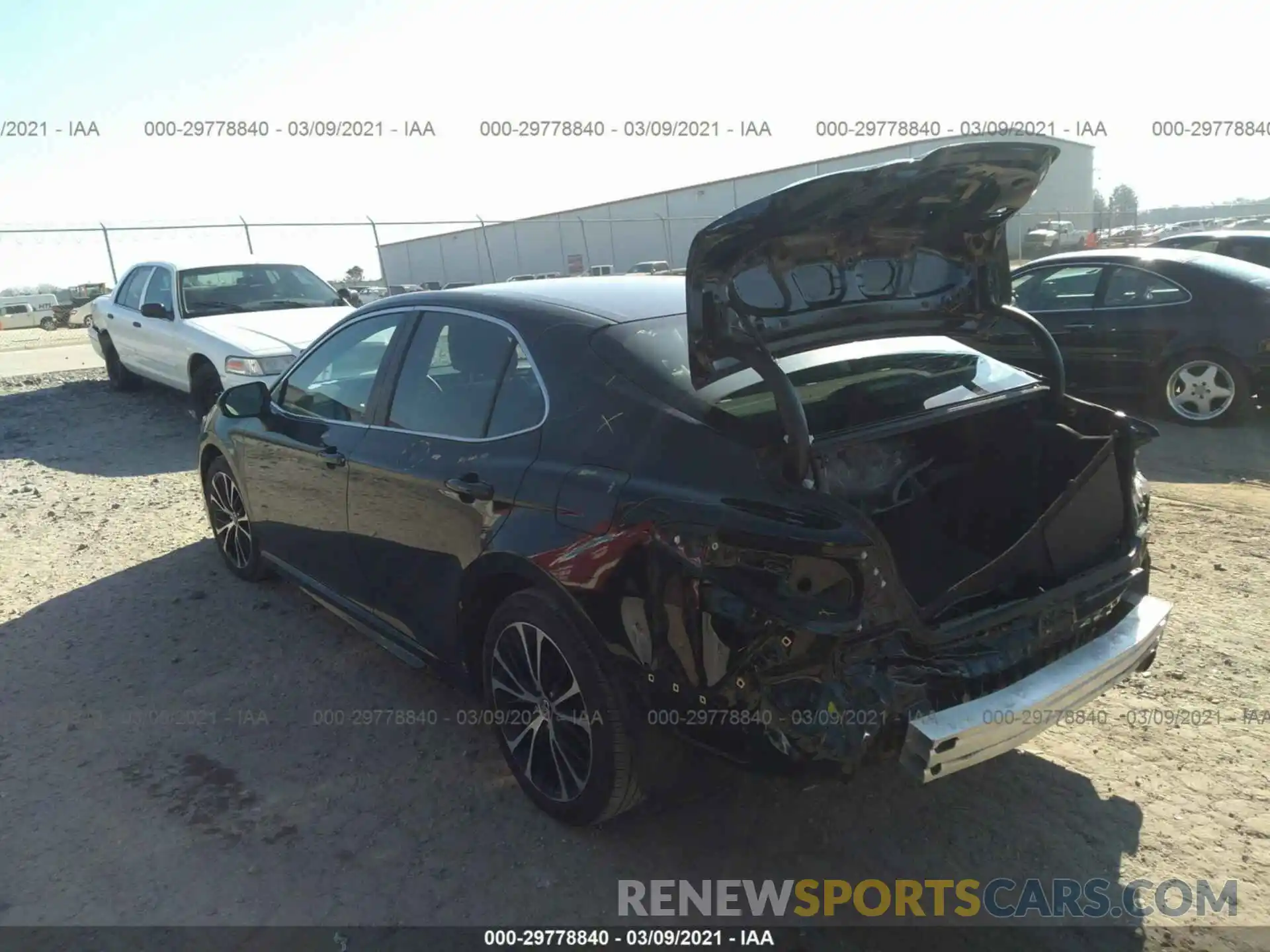 3 Photograph of a damaged car 4T1B11HK4KU209475 TOYOTA CAMRY 2019