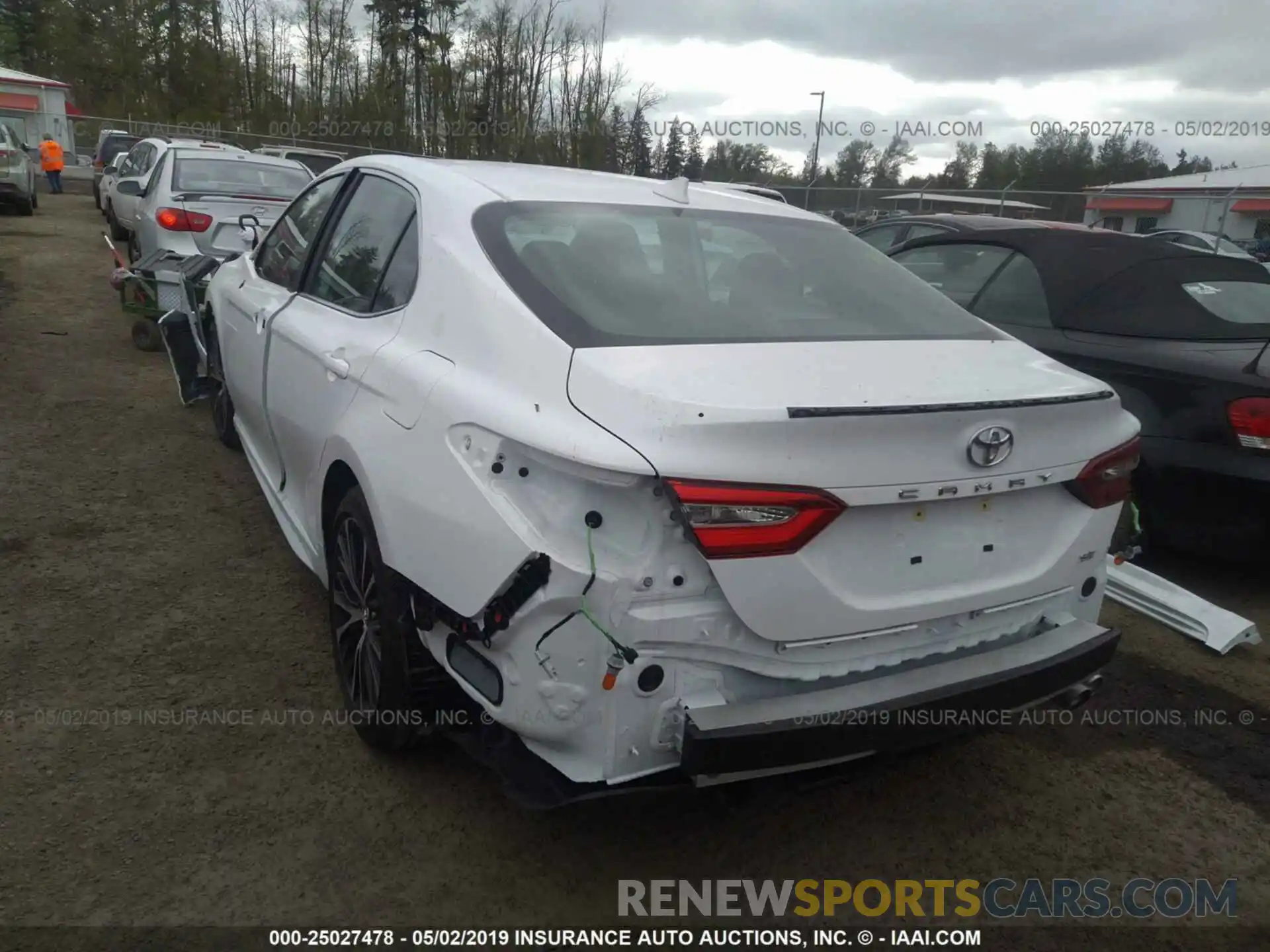 3 Photograph of a damaged car 4T1B11HK4KU209816 TOYOTA CAMRY 2019