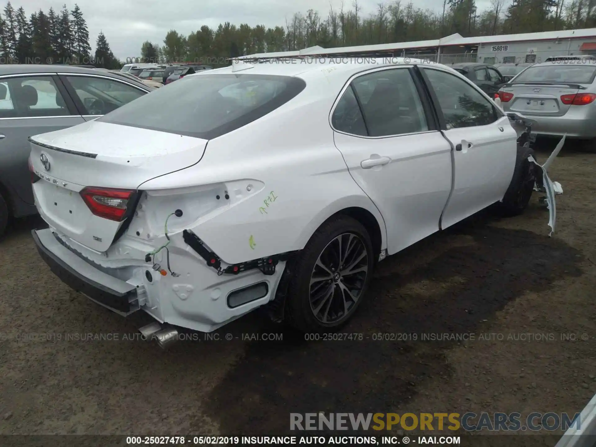 4 Photograph of a damaged car 4T1B11HK4KU209816 TOYOTA CAMRY 2019