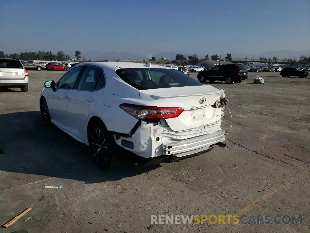 3 Photograph of a damaged car 4T1B11HK4KU212618 TOYOTA CAMRY 2019