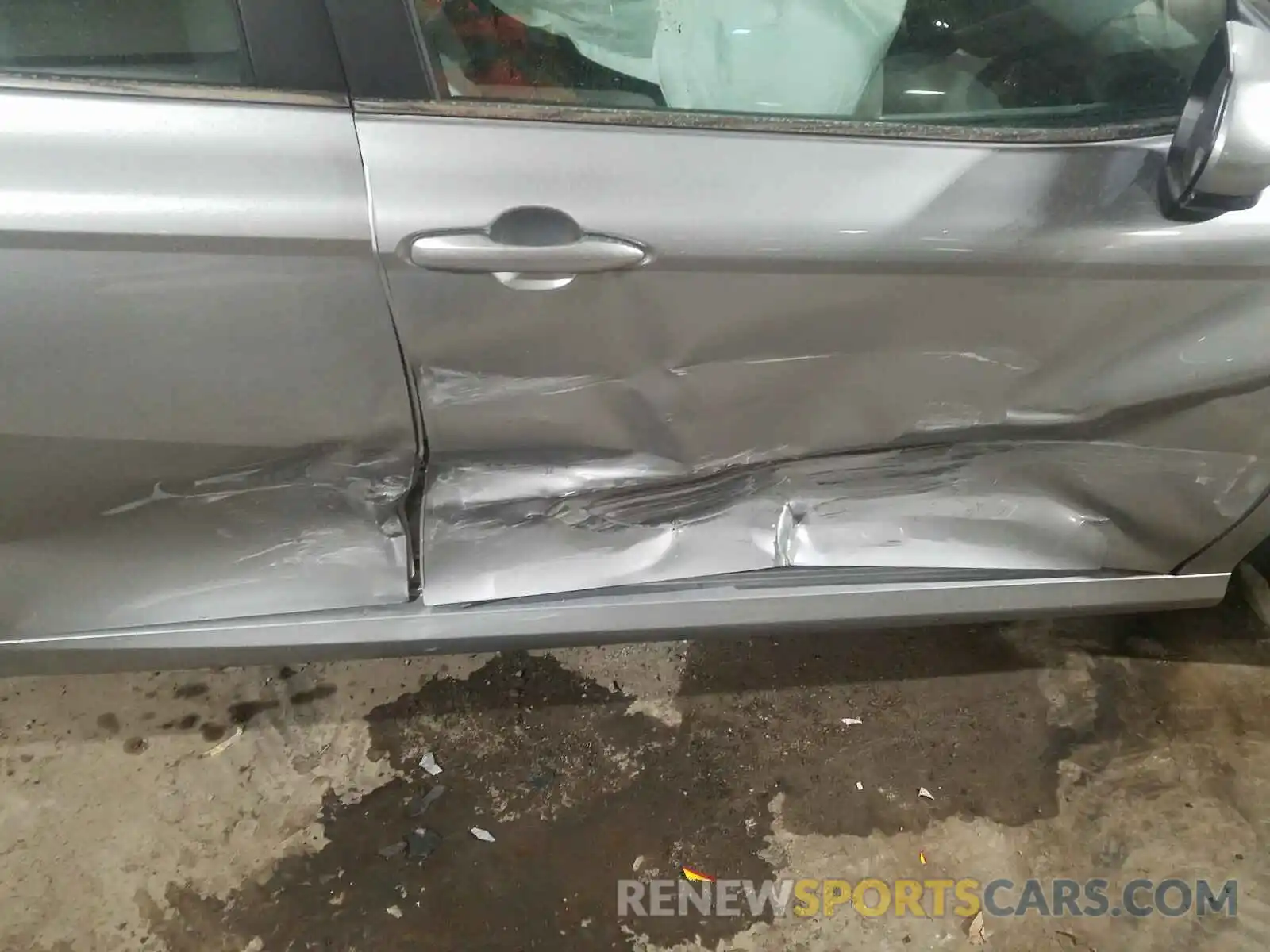 9 Photograph of a damaged car 4T1B11HK4KU213364 TOYOTA CAMRY 2019