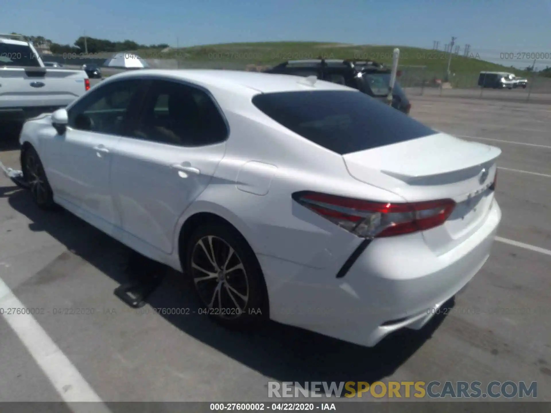 3 Photograph of a damaged car 4T1B11HK4KU213624 TOYOTA CAMRY 2019