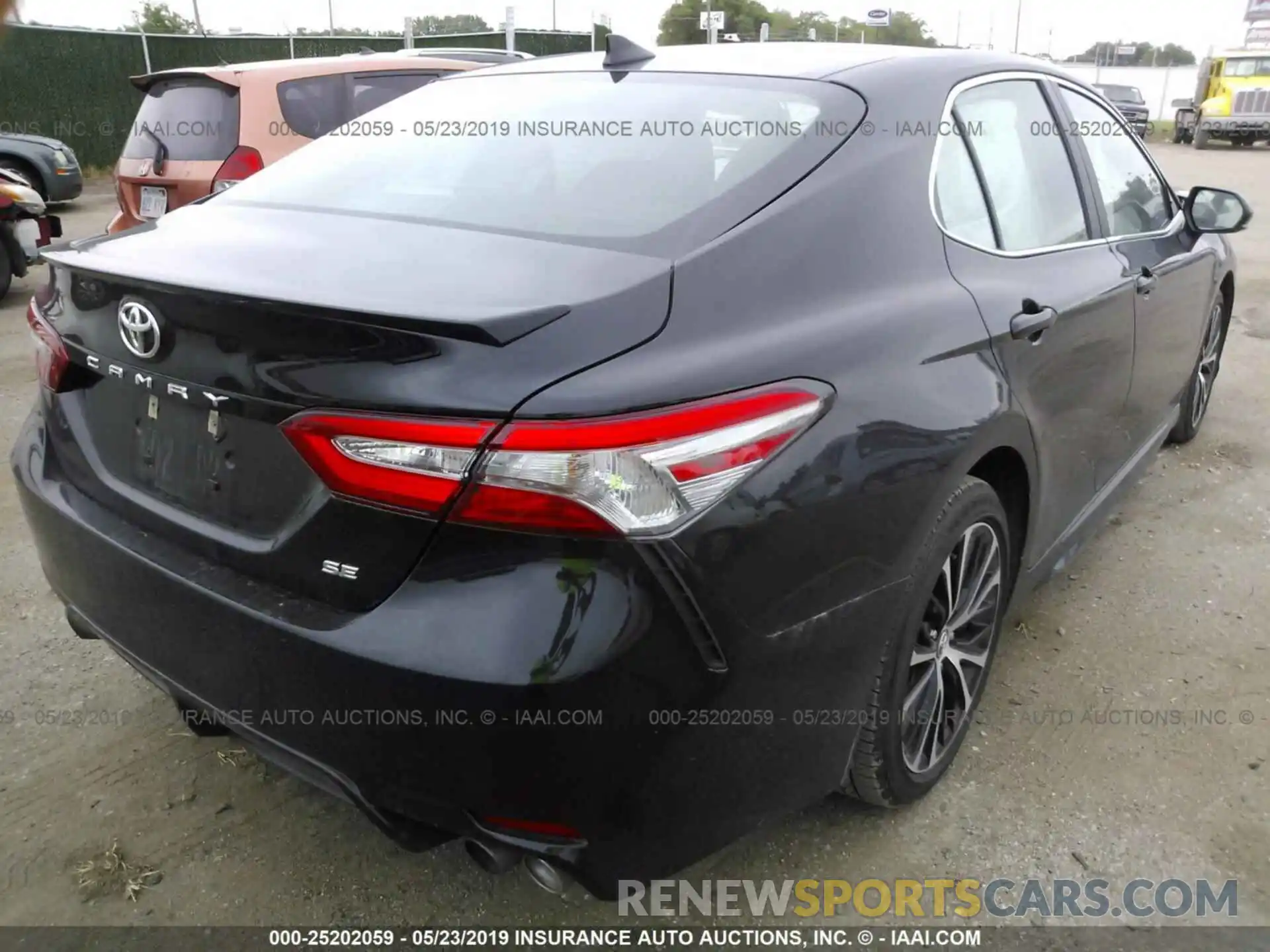 4 Photograph of a damaged car 4T1B11HK4KU216412 TOYOTA CAMRY 2019