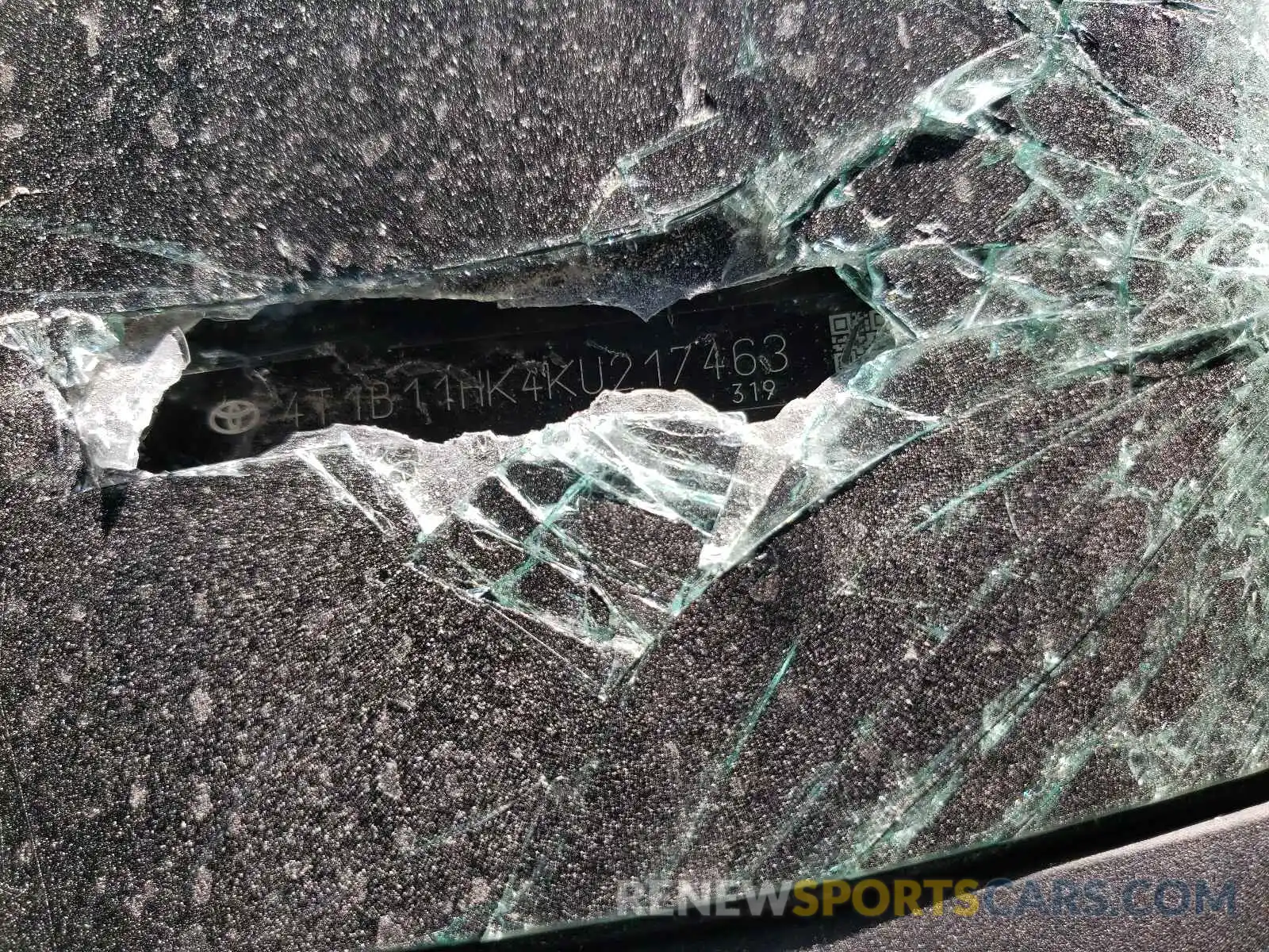 10 Photograph of a damaged car 4T1B11HK4KU217463 TOYOTA CAMRY 2019