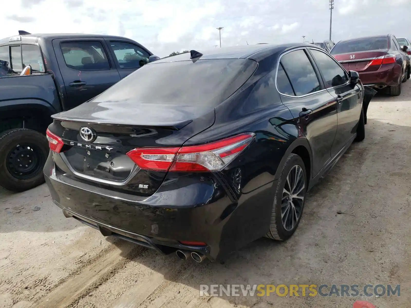 4 Photograph of a damaged car 4T1B11HK4KU219908 TOYOTA CAMRY 2019