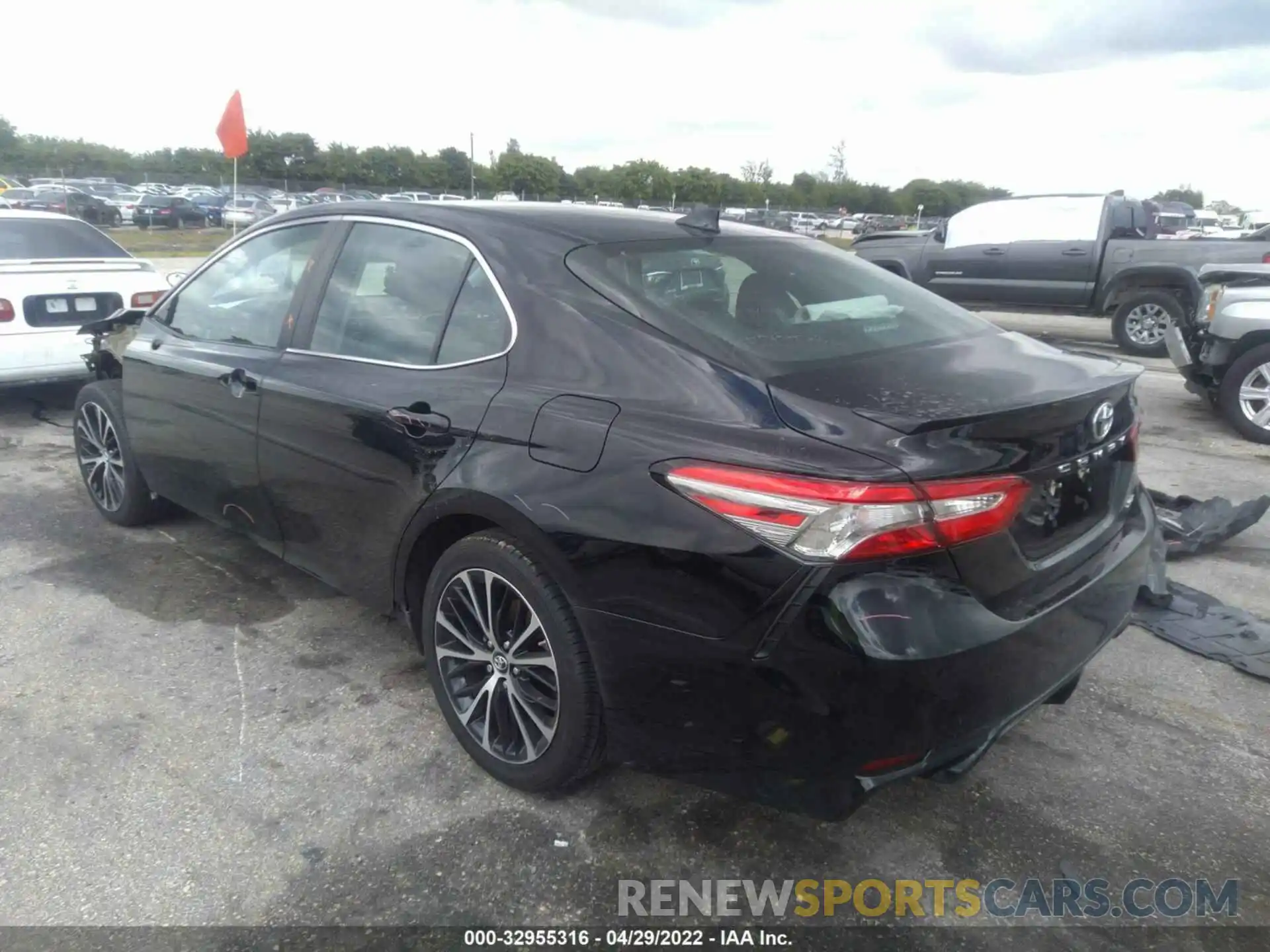 3 Photograph of a damaged car 4T1B11HK4KU220749 TOYOTA CAMRY 2019