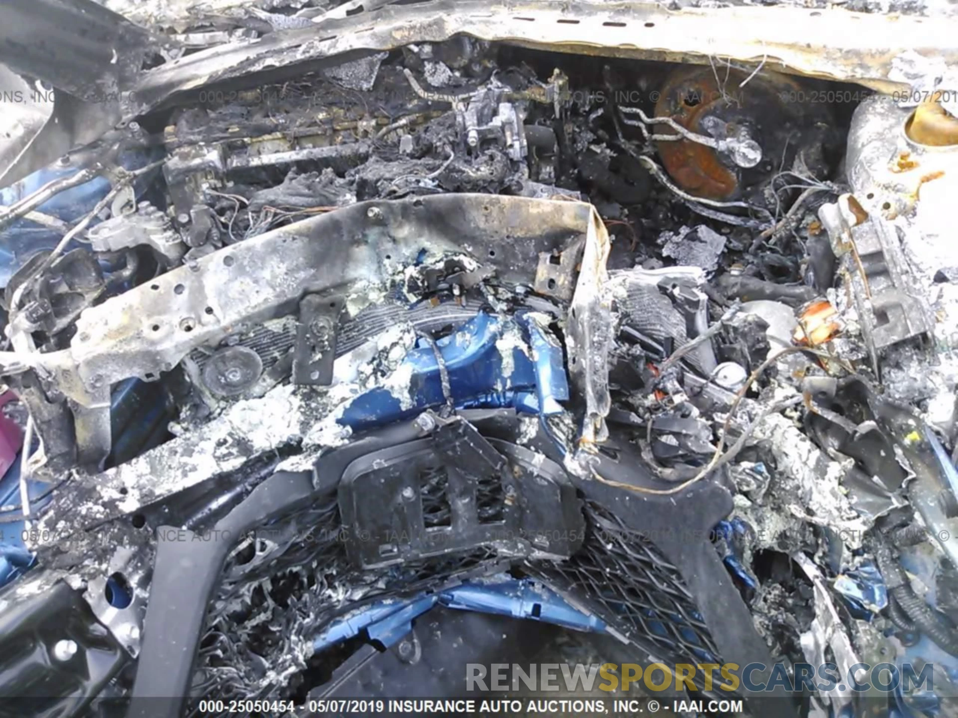 10 Photograph of a damaged car 4T1B11HK4KU224851 TOYOTA CAMRY 2019