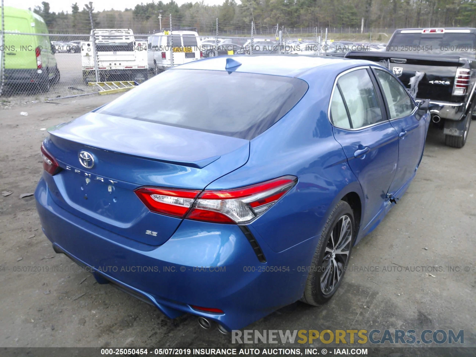 4 Photograph of a damaged car 4T1B11HK4KU224851 TOYOTA CAMRY 2019