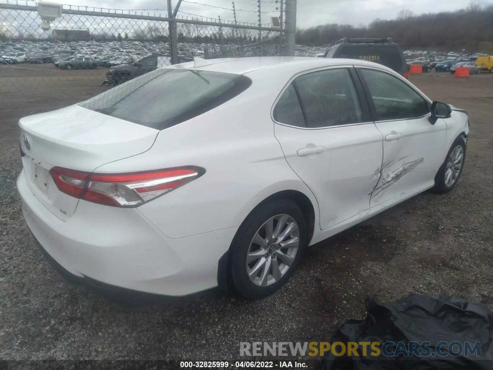 4 Photograph of a damaged car 4T1B11HK4KU228902 TOYOTA CAMRY 2019