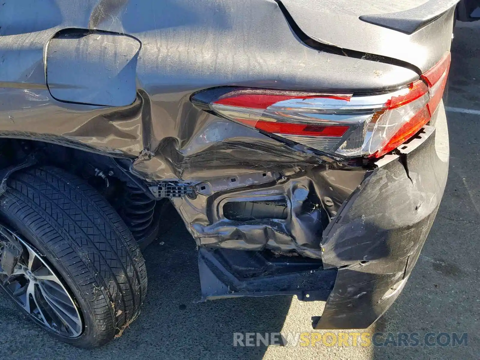 9 Photograph of a damaged car 4T1B11HK4KU229385 TOYOTA CAMRY 2019