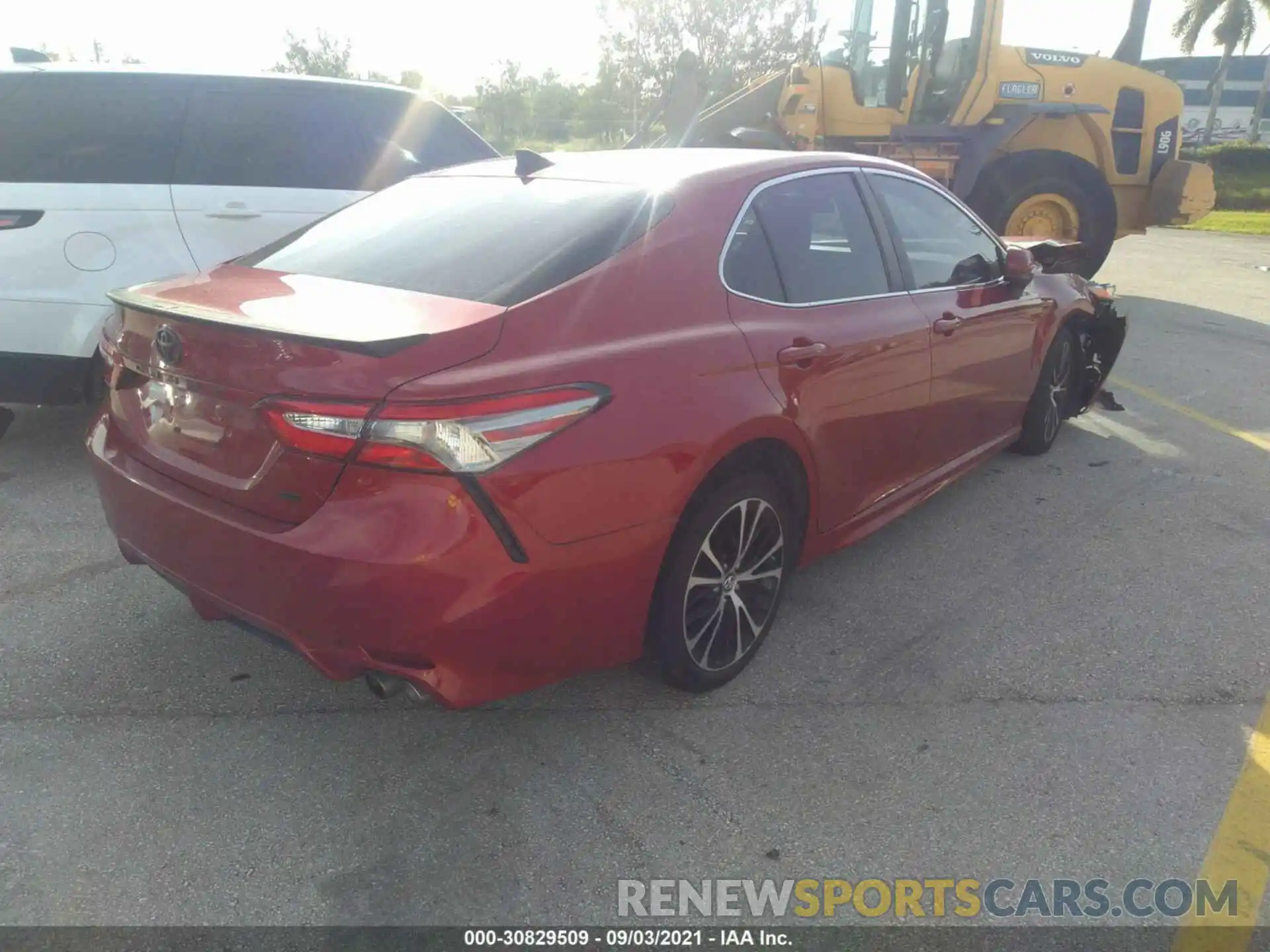 4 Photograph of a damaged car 4T1B11HK4KU230195 TOYOTA CAMRY 2019