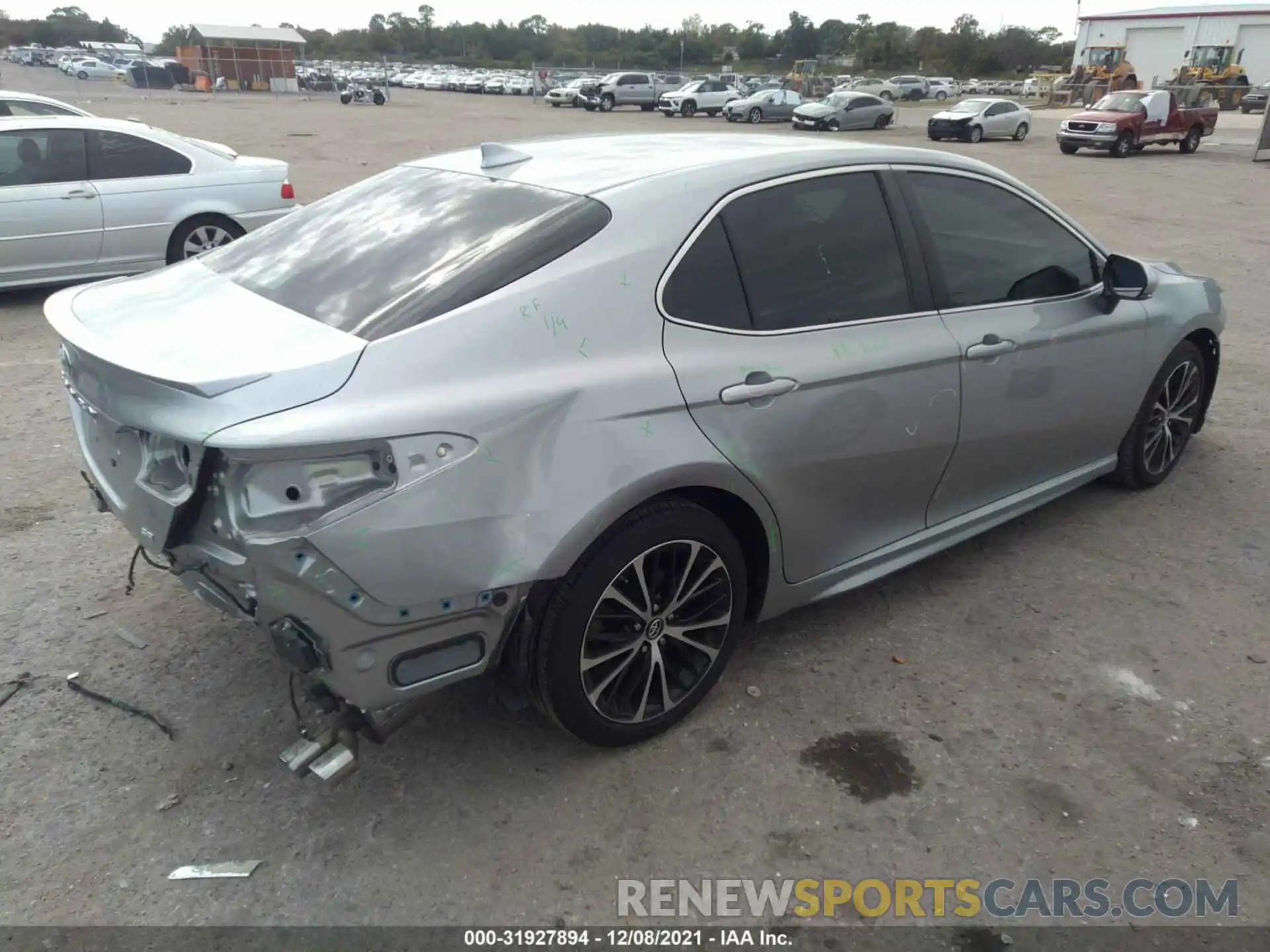 4 Фотография поврежденного автомобиля 4T1B11HK4KU230259 TOYOTA CAMRY 2019