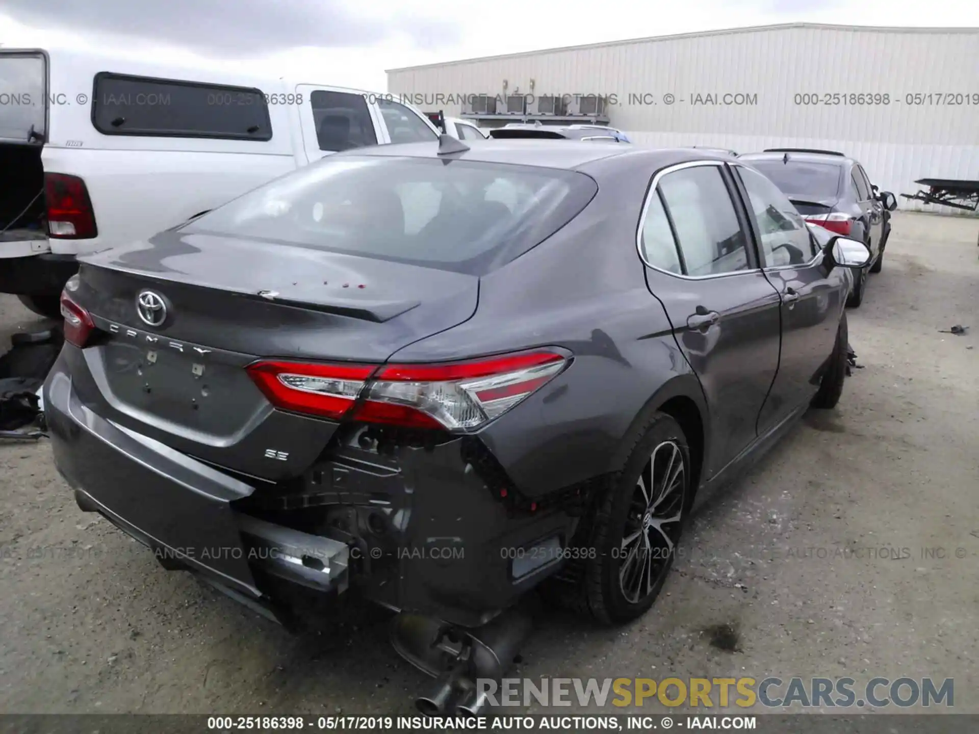 4 Photograph of a damaged car 4T1B11HK4KU230407 TOYOTA CAMRY 2019