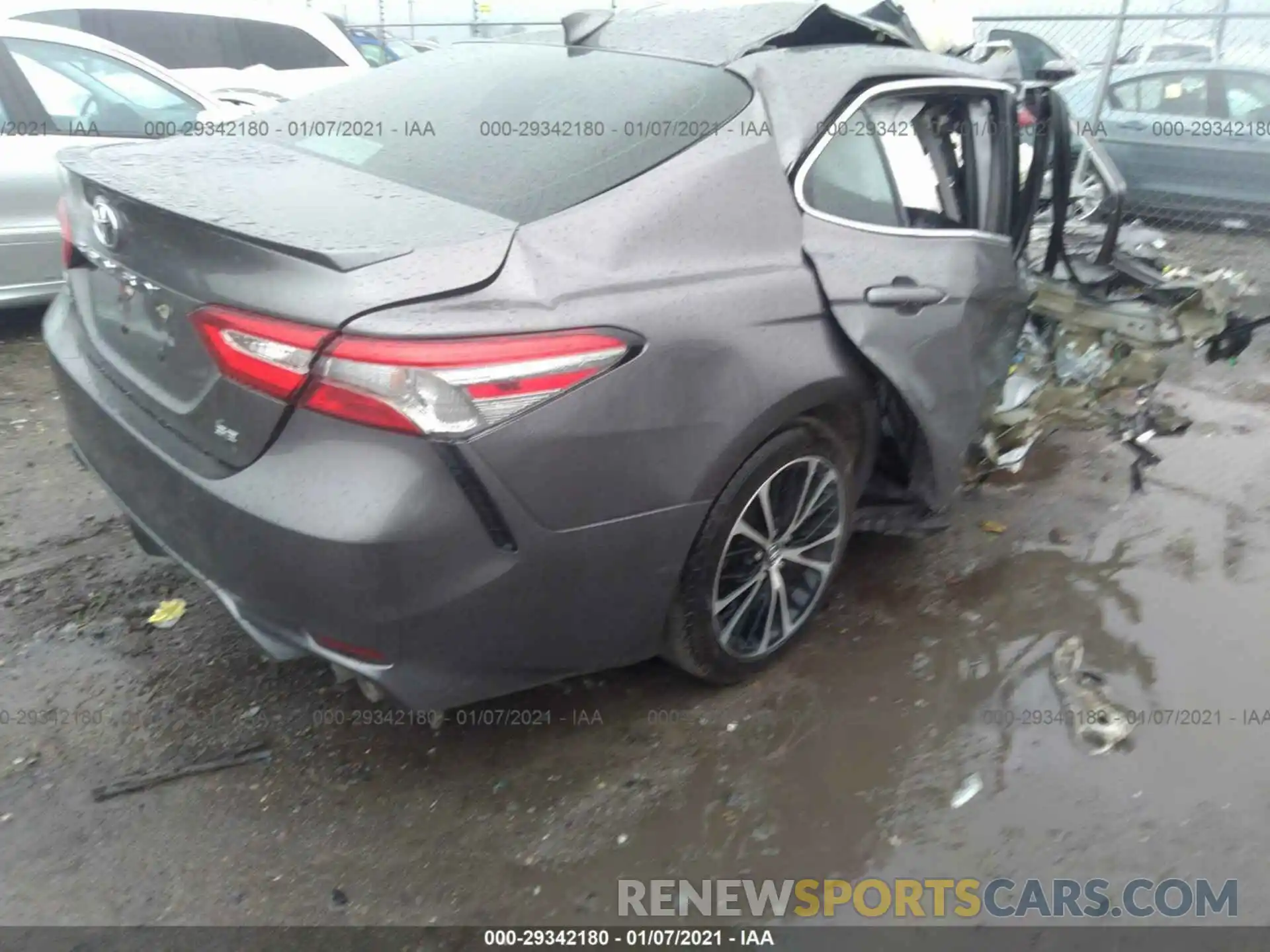 4 Photograph of a damaged car 4T1B11HK4KU230438 TOYOTA CAMRY 2019