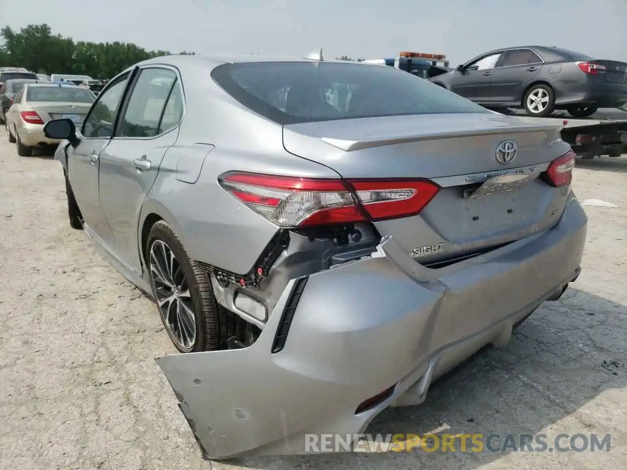 3 Photograph of a damaged car 4T1B11HK4KU230598 TOYOTA CAMRY 2019