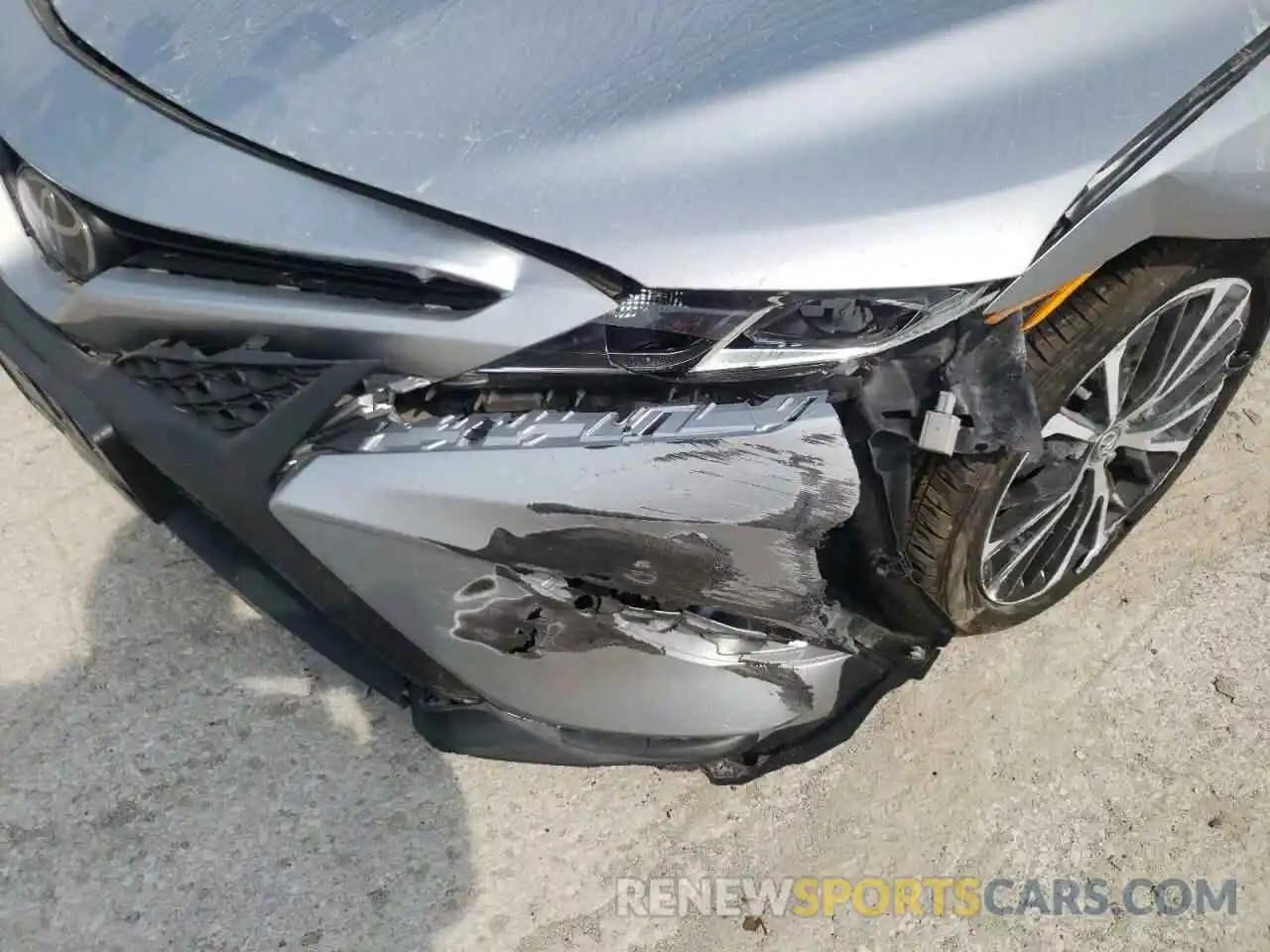 9 Photograph of a damaged car 4T1B11HK4KU230598 TOYOTA CAMRY 2019