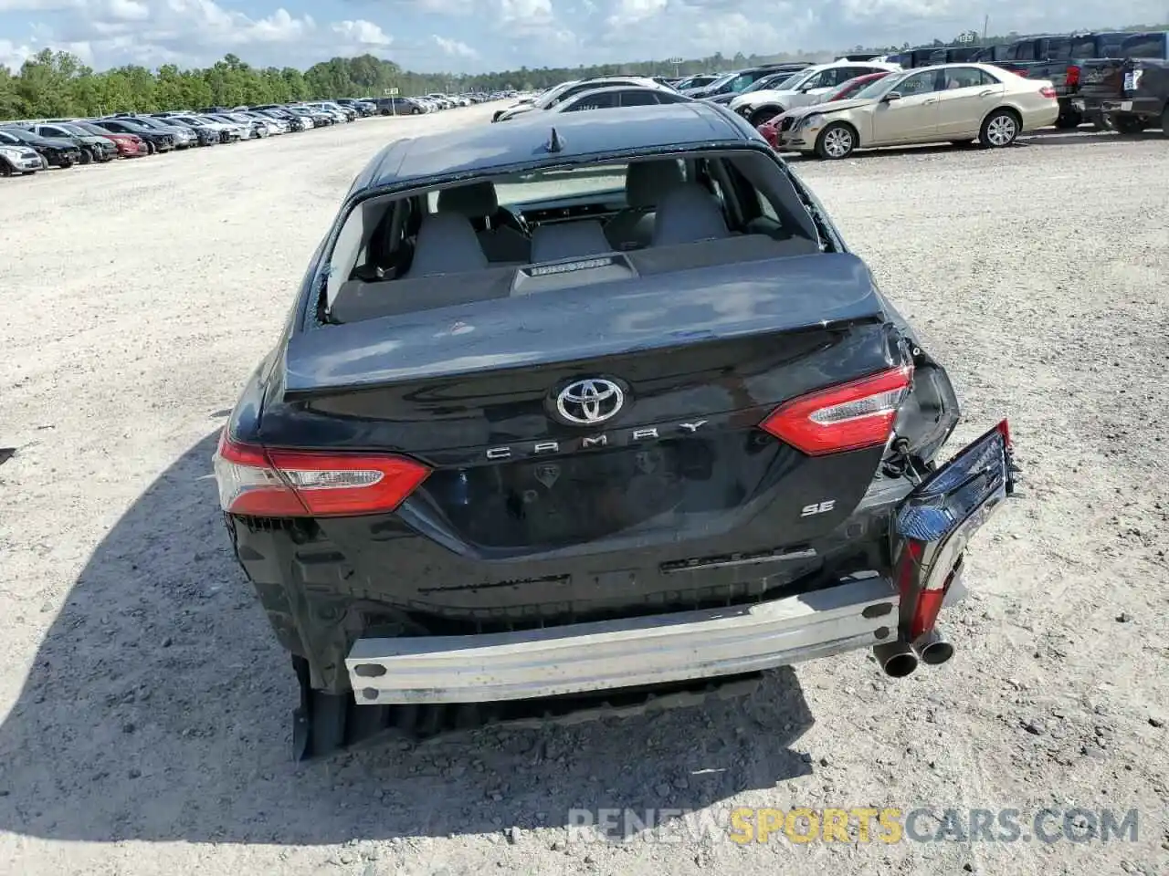 9 Photograph of a damaged car 4T1B11HK4KU231752 TOYOTA CAMRY 2019