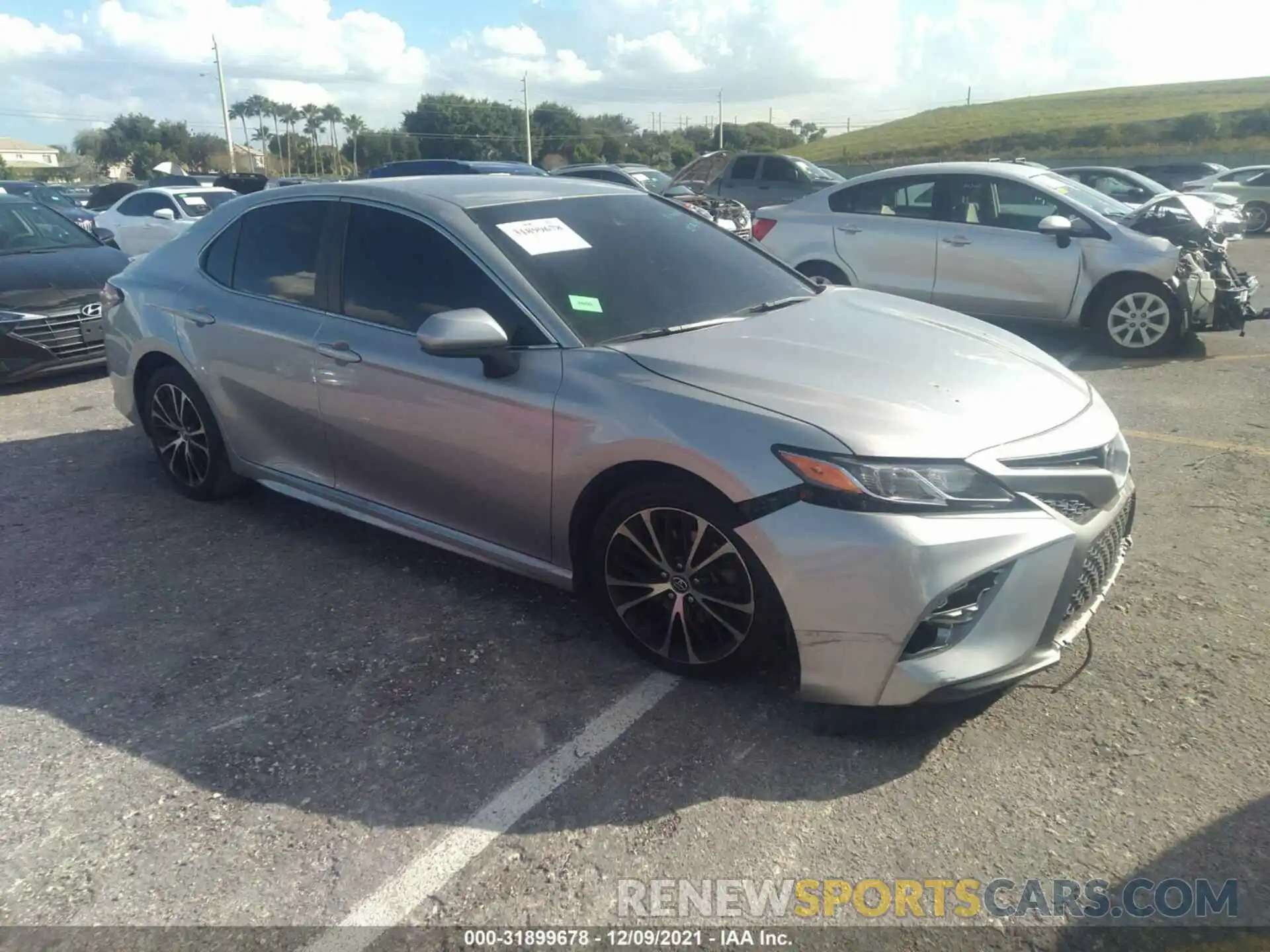 1 Photograph of a damaged car 4T1B11HK4KU232805 TOYOTA CAMRY 2019